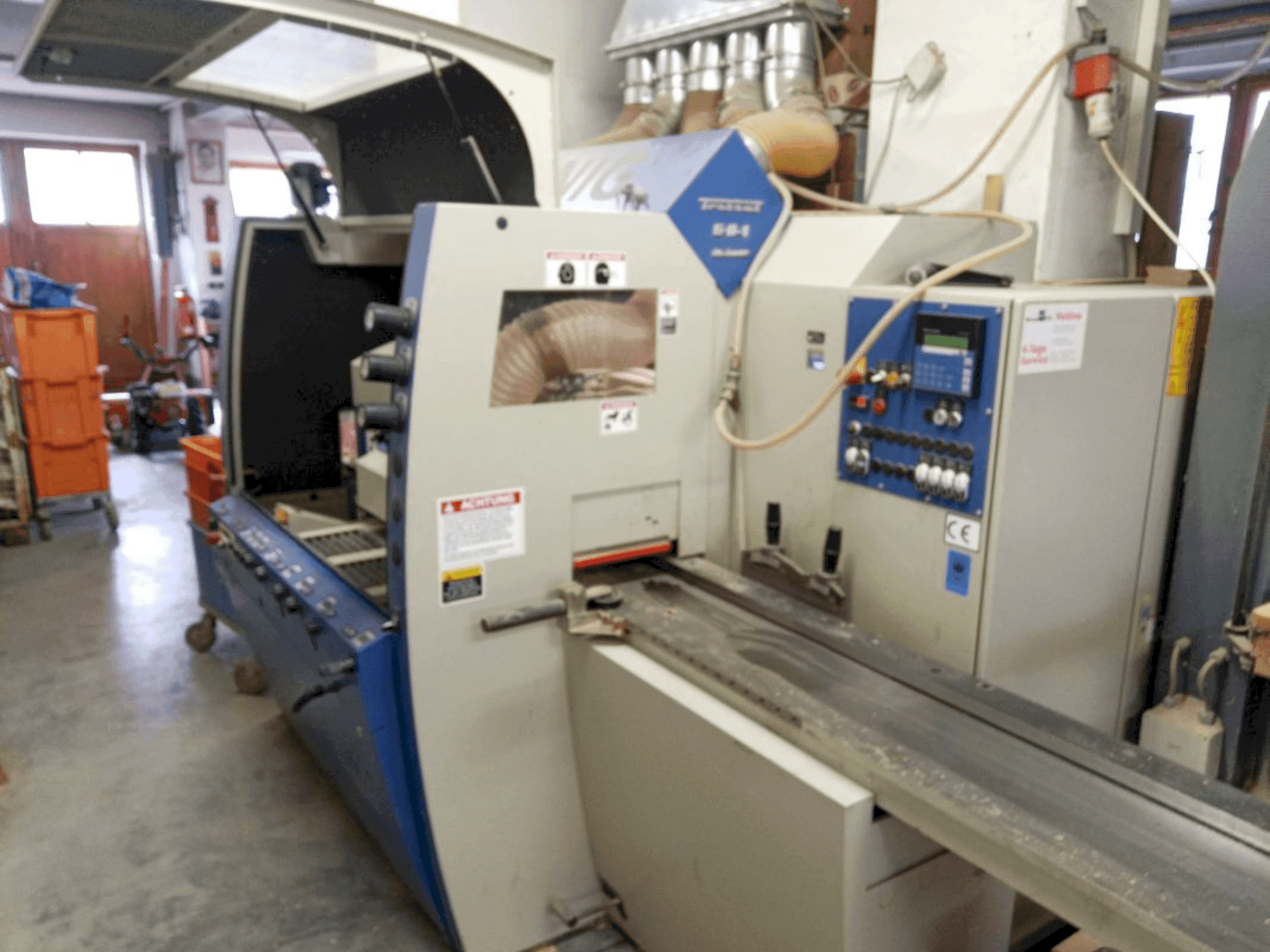 MACHINE_IMG_ALT_FRONT_VIEW