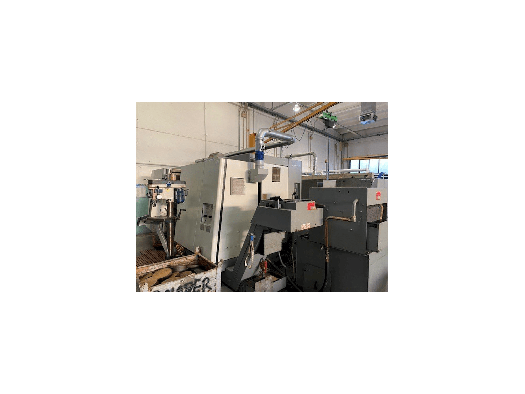 Front view of Gildemeister GMX200 machine