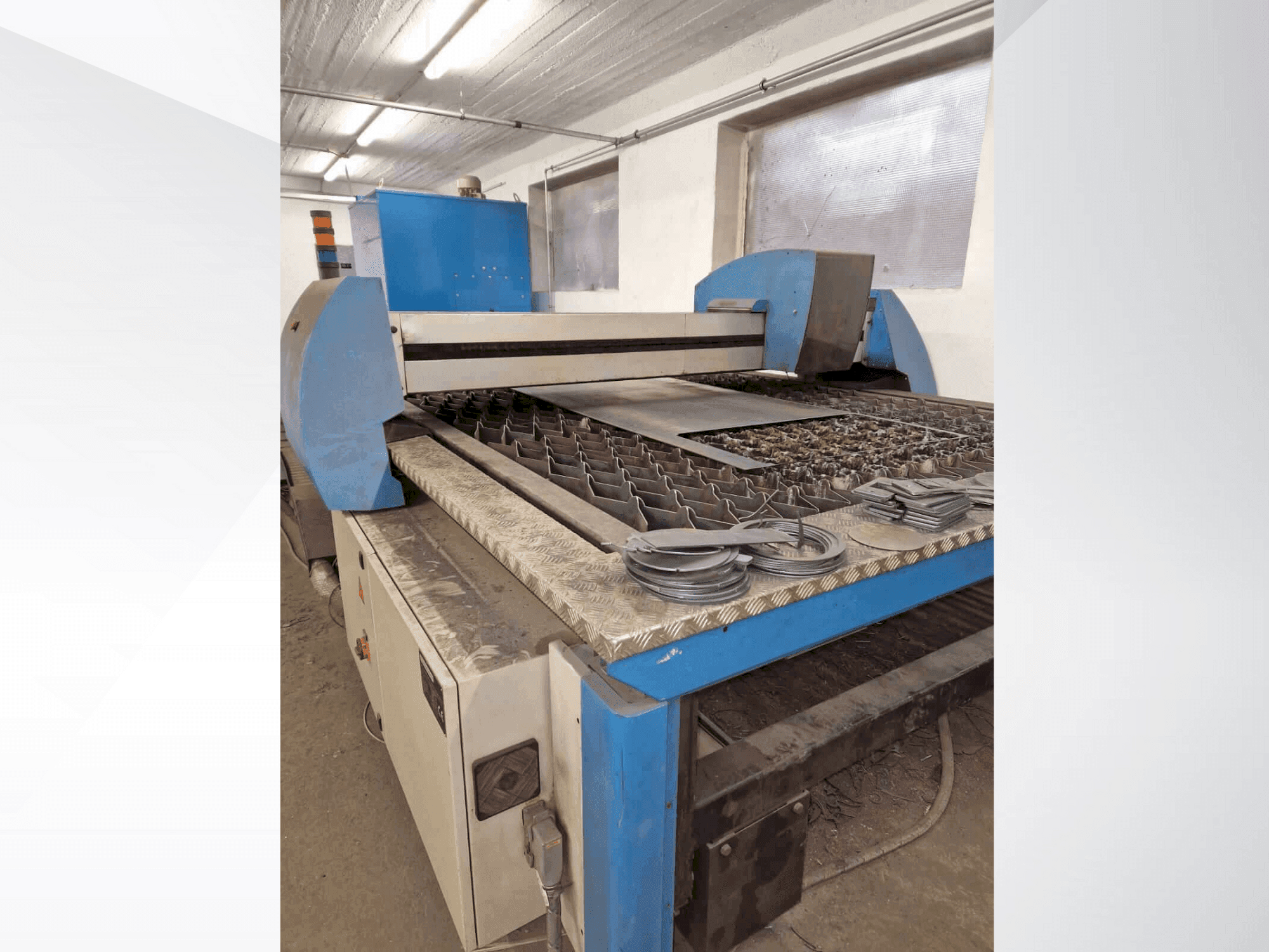 MACHINE_IMG_ALT_FRONT_VIEW
