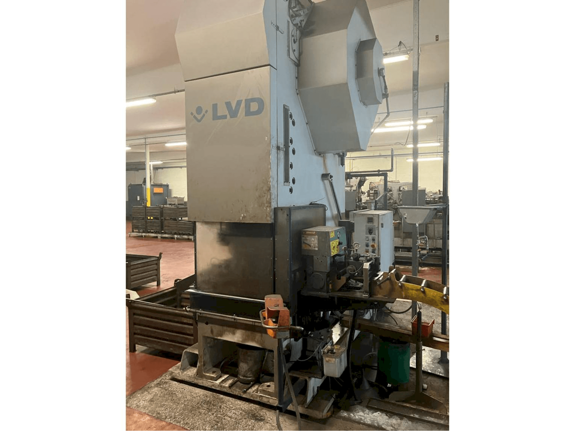 MACHINE_IMG_ALT_FRONT_VIEW