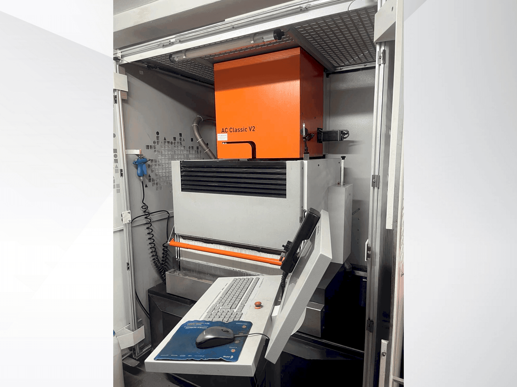 MACHINE_IMG_ALT_FRONT_VIEW