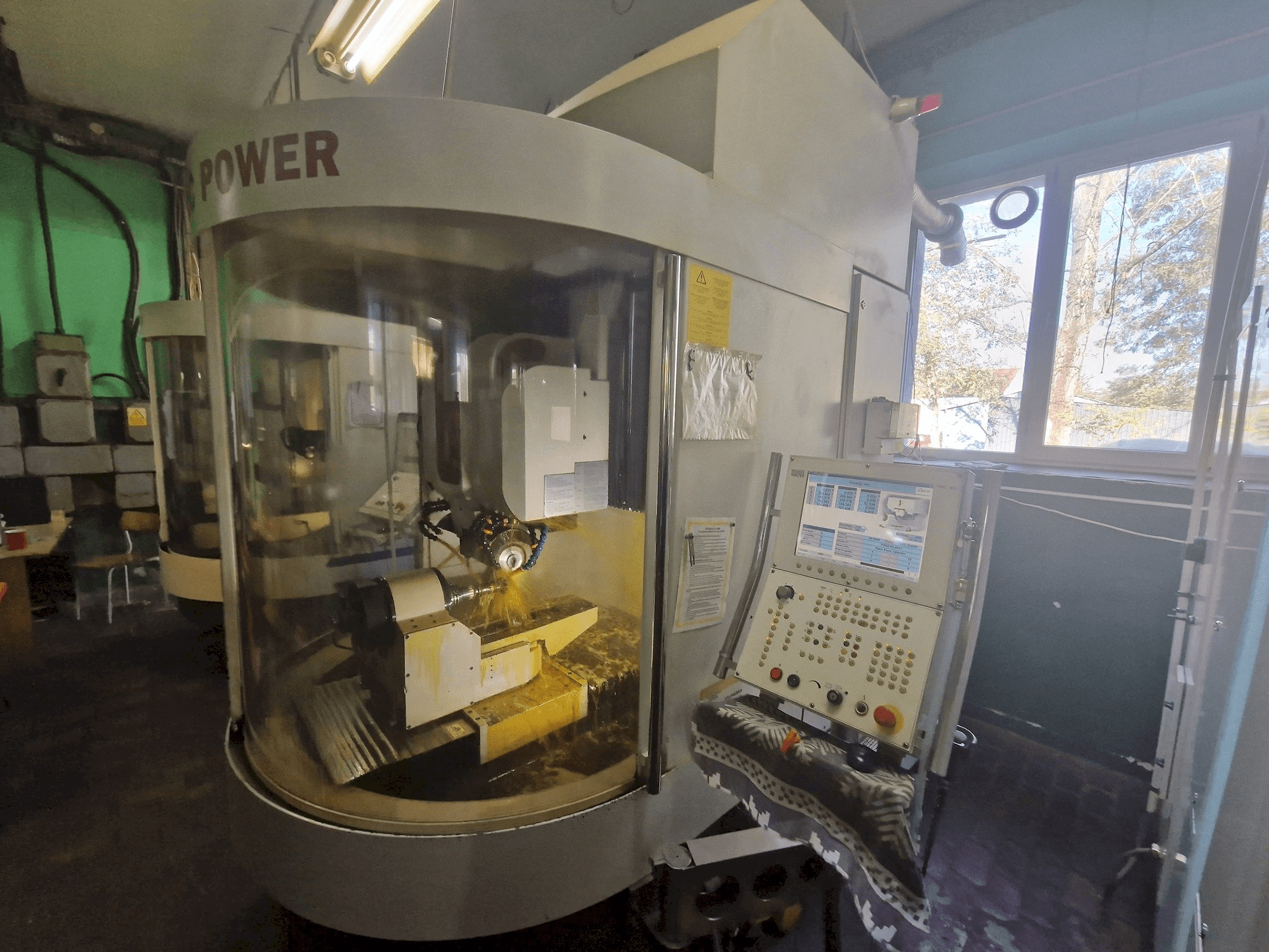 MACHINE_IMG_ALT_FRONT_VIEW