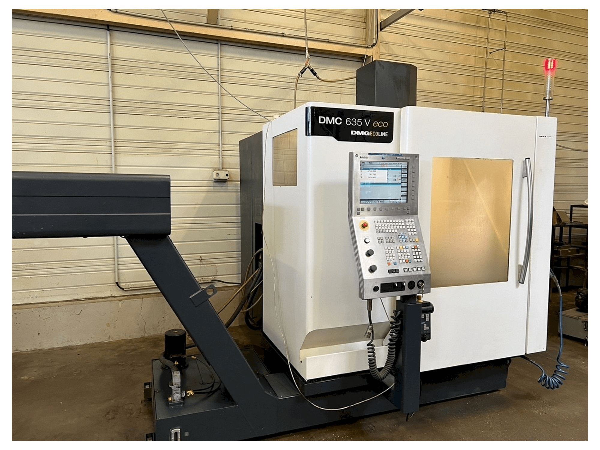 Front view of DMG DMC 635V ECOLINE machine