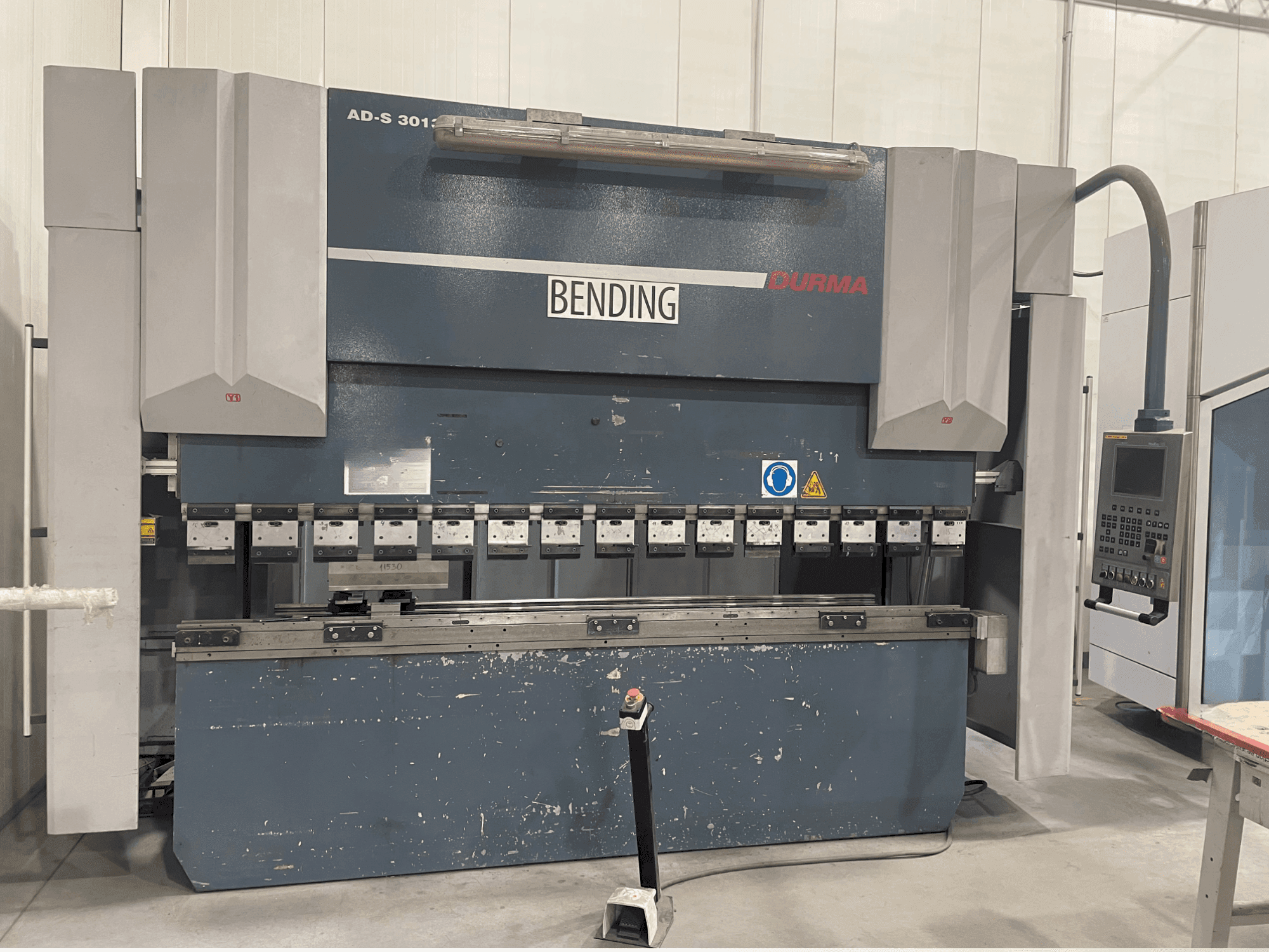 MACHINE_IMG_ALT_FRONT_VIEW