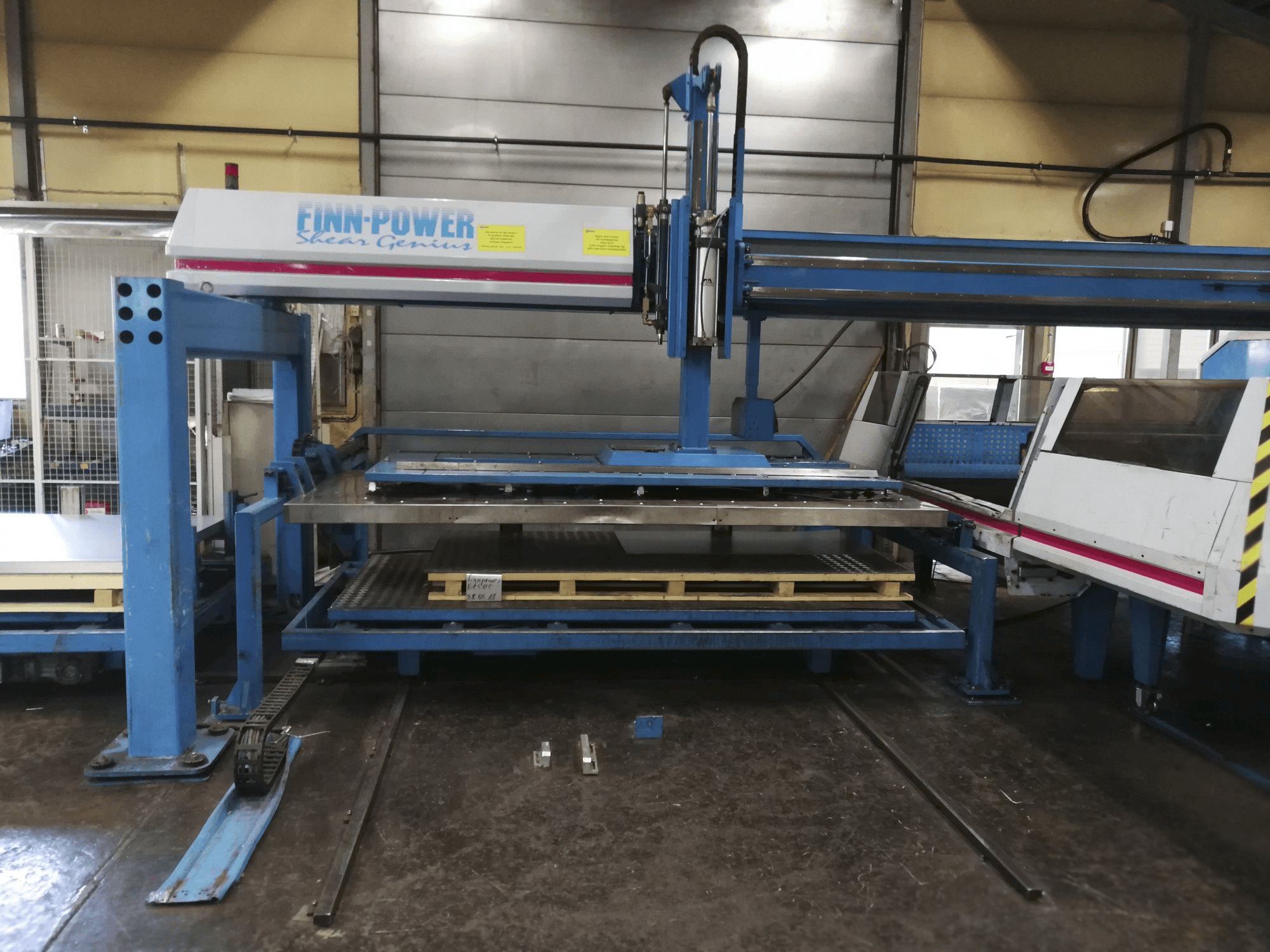 Front view 1 of Finn-Power TRS 6 SBU Machine