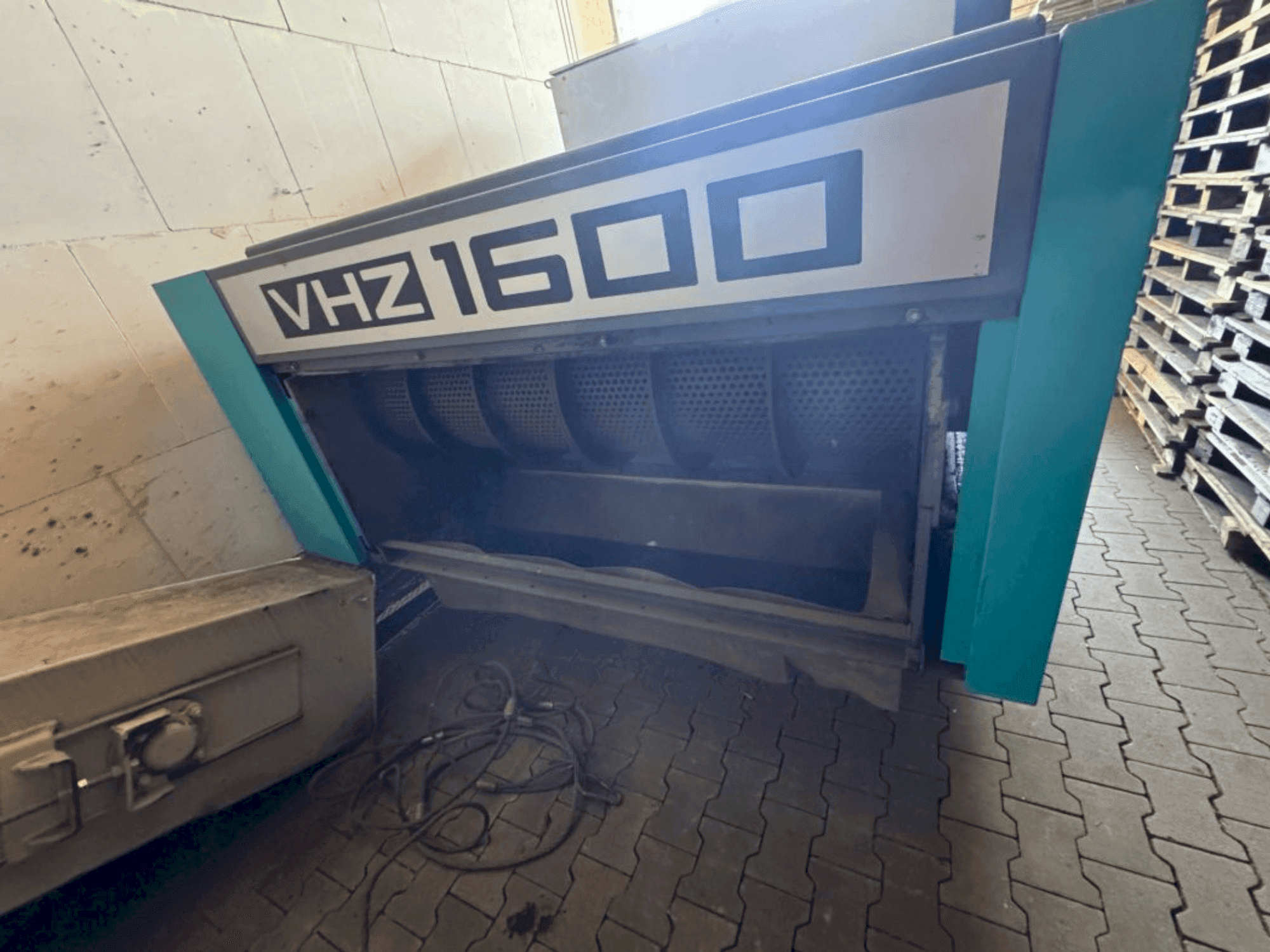 MACHINE_IMG_ALT_FRONT_VIEW