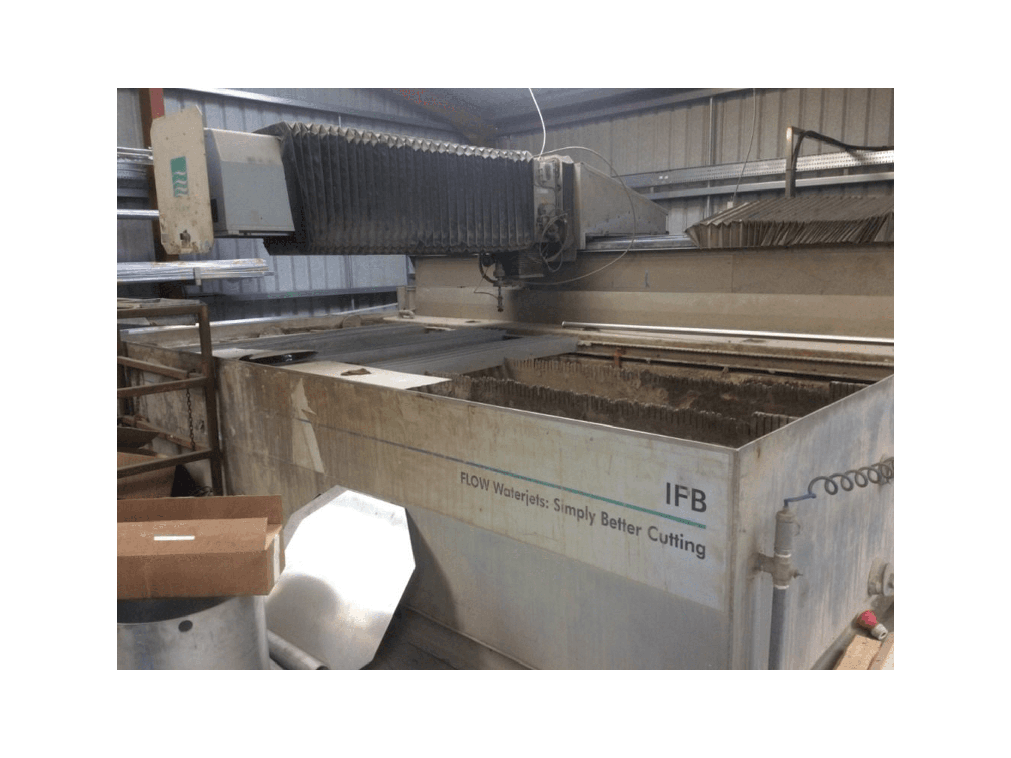 Front view of Flow IFB 713633-1 machine