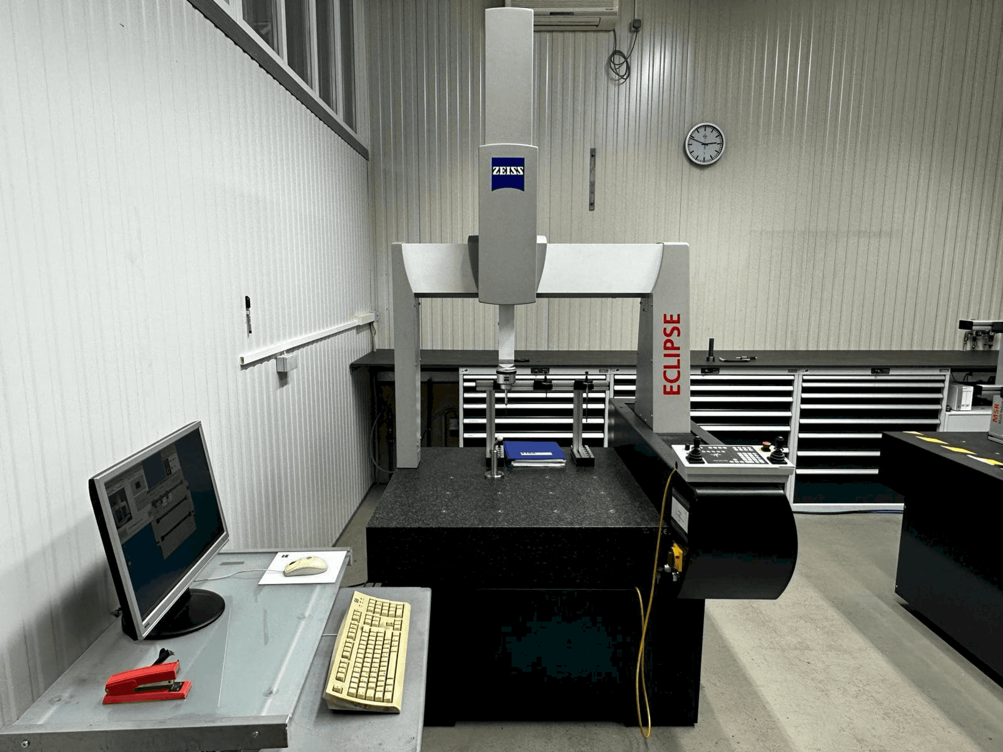MACHINE_IMG_ALT_FRONT_VIEW