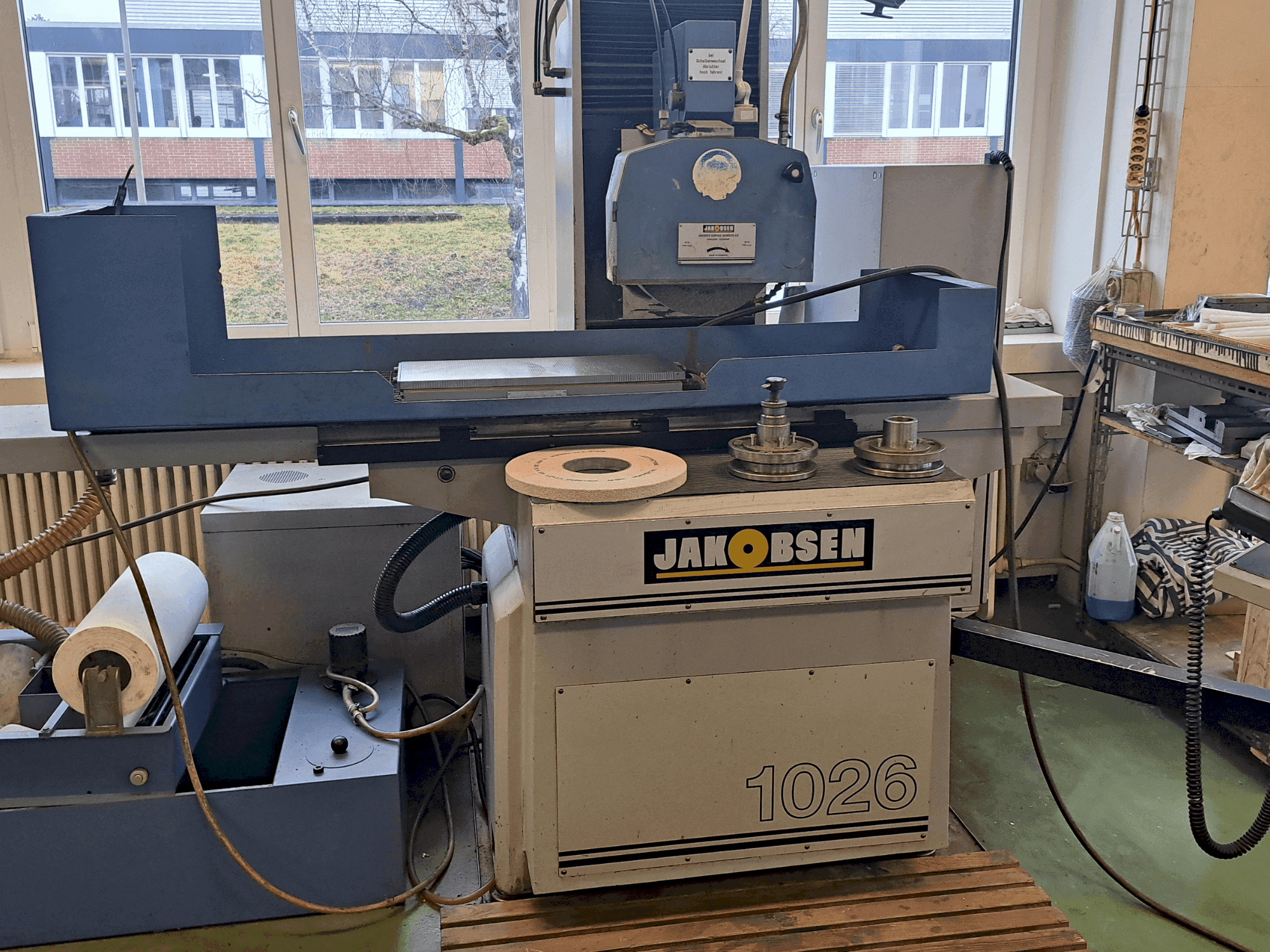 MACHINE_IMG_ALT_FRONT_VIEW