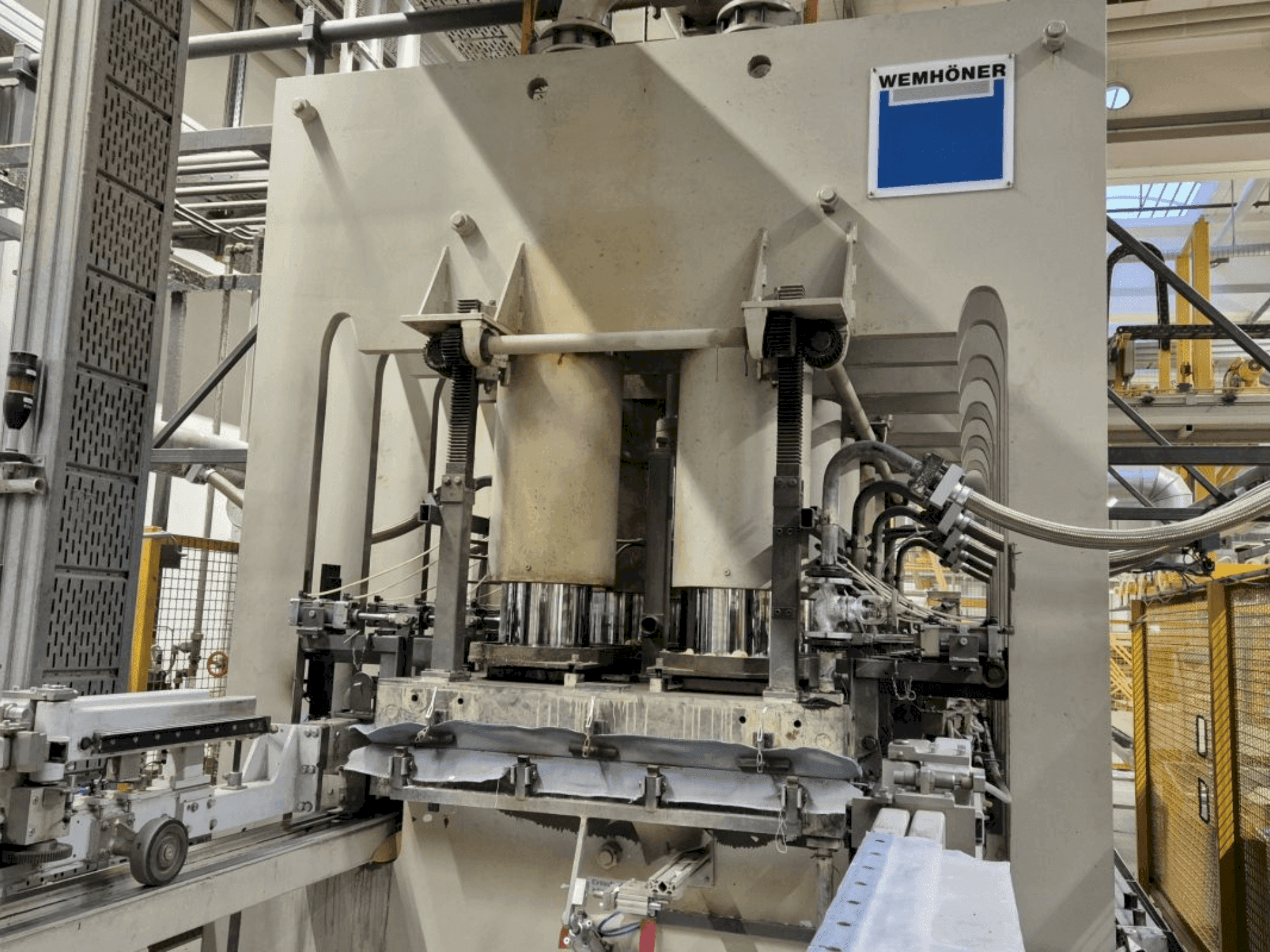 MACHINE_IMG_ALT_FRONT_VIEW