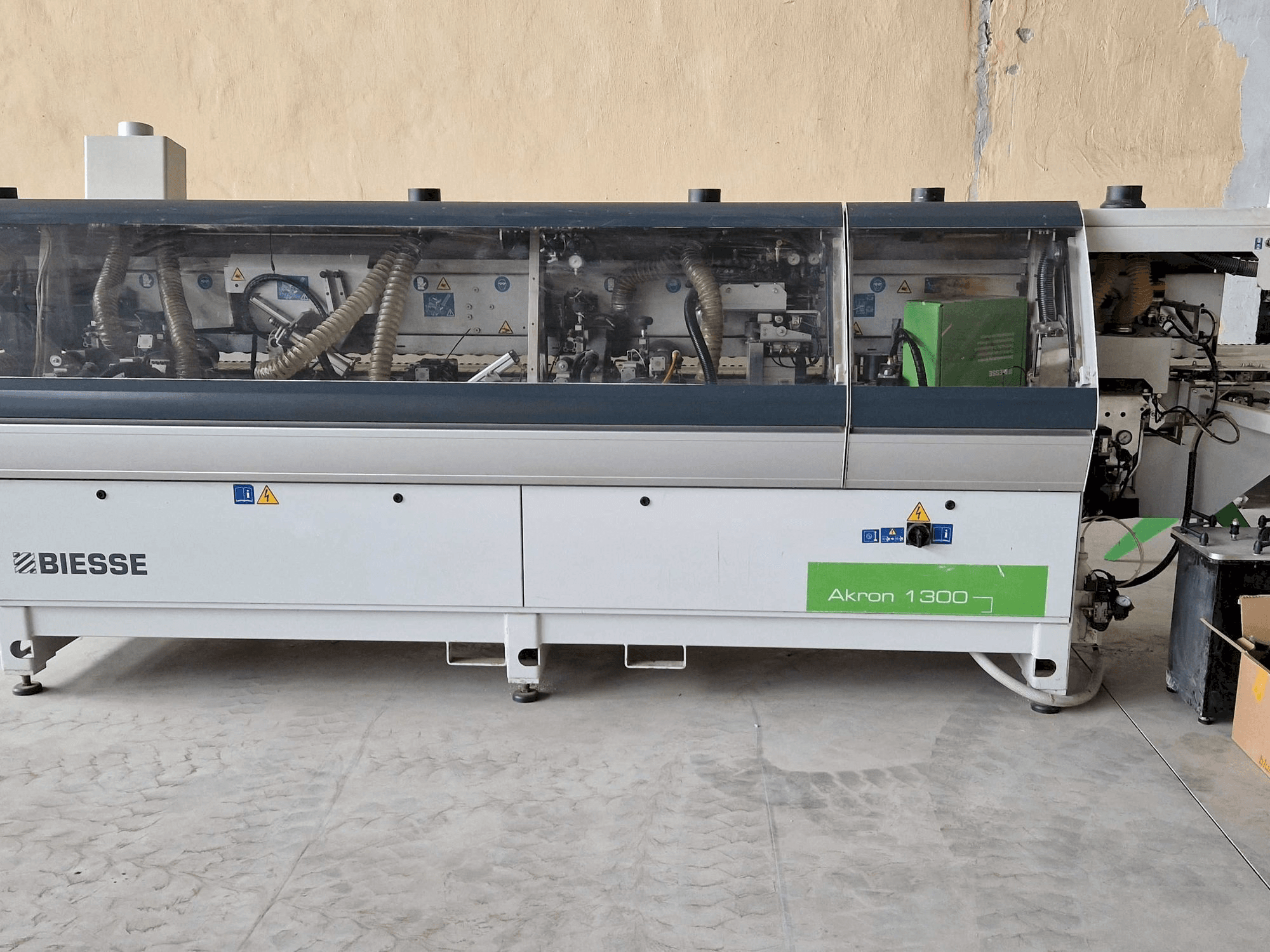 MACHINE_IMG_ALT_FRONT_VIEW