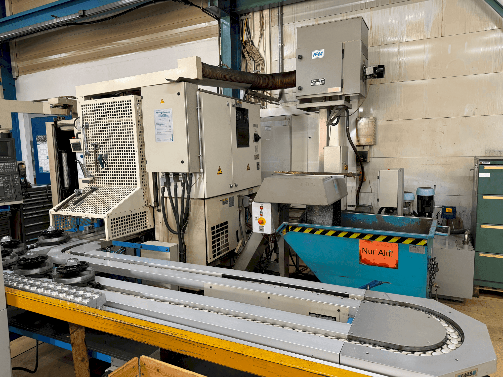 MACHINE_IMG_ALT_FRONT_VIEW