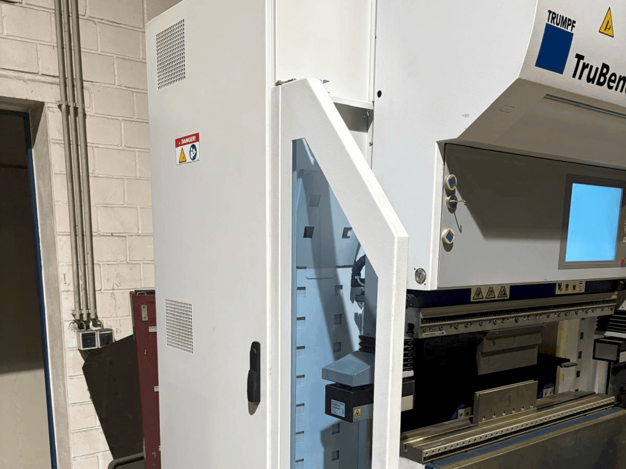 MACHINE_IMG_ALT_FRONT_VIEW