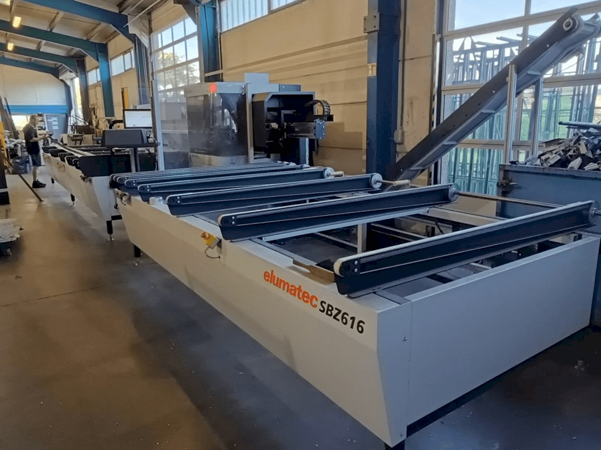 MACHINE_IMG_ALT_FRONT_VIEW