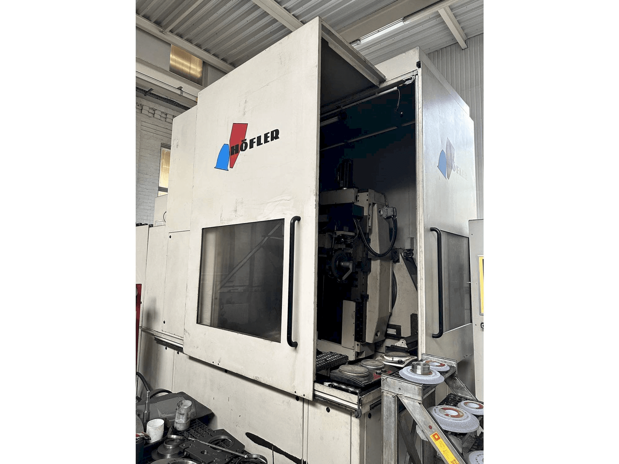 MACHINE_IMG_ALT_FRONT_VIEW
