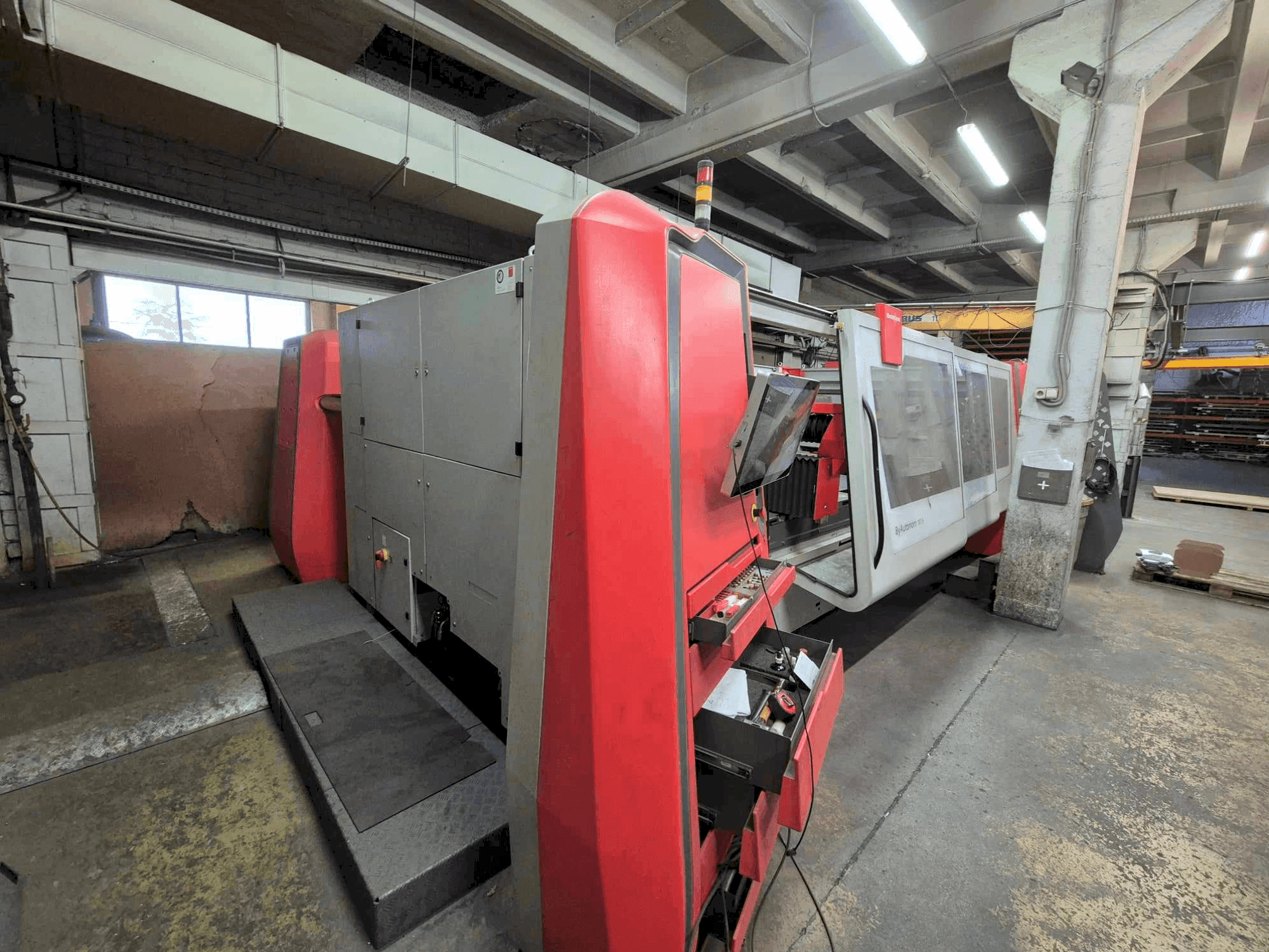 MACHINE_IMG_ALT_FRONT_VIEW