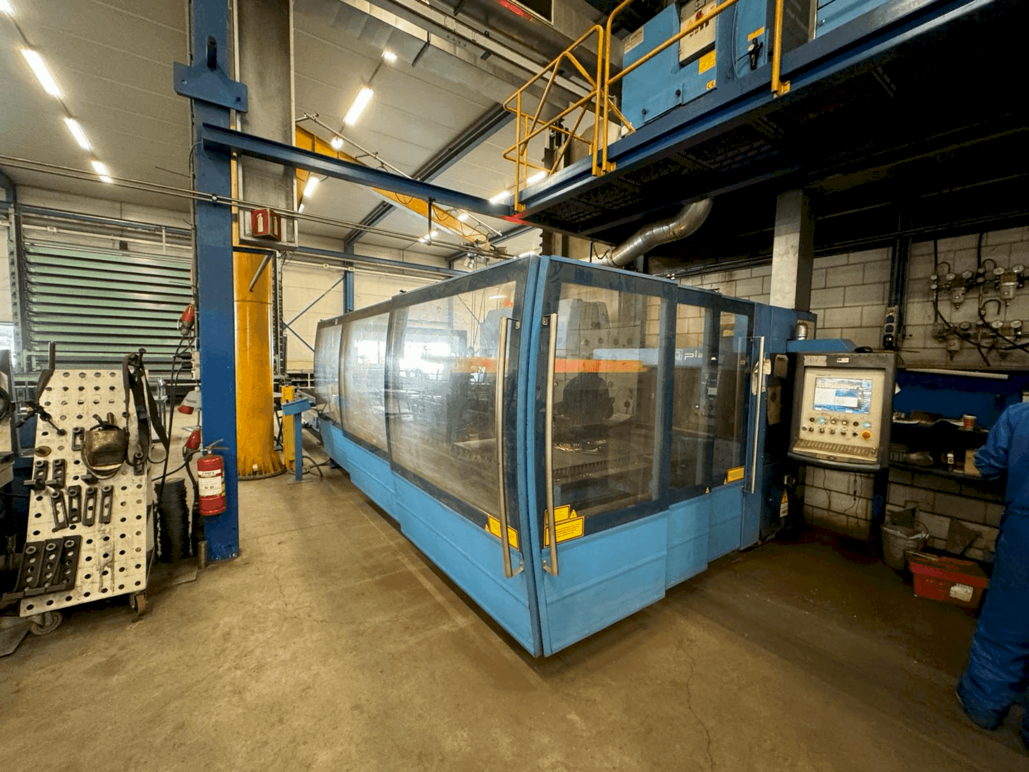 MACHINE_IMG_ALT_FRONT_VIEW