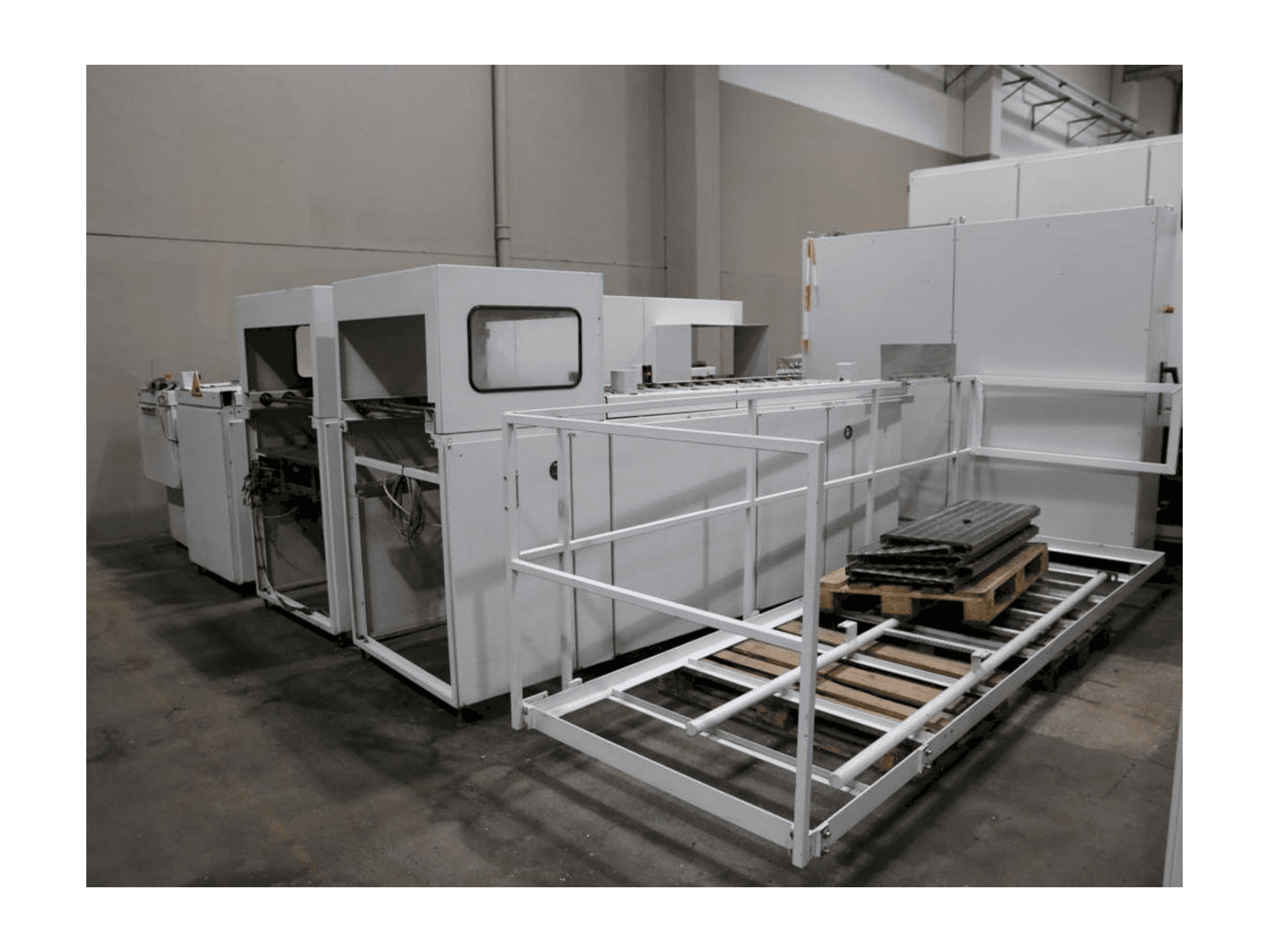 Front view of REINIGUNGS / WASCHANLAGE RUT 067-048-030-04 machine