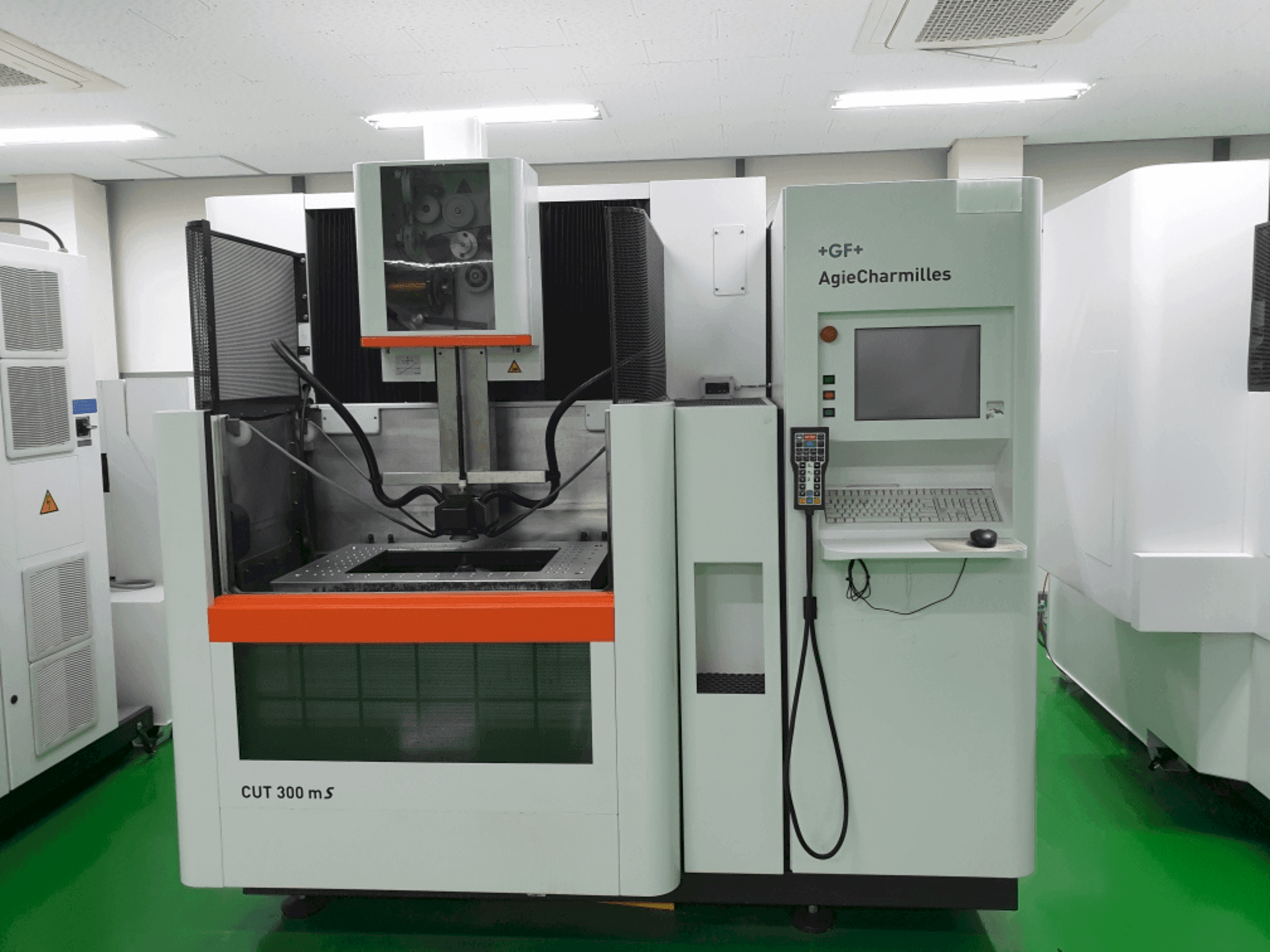 MACHINE_IMG_ALT_FRONT_VIEW