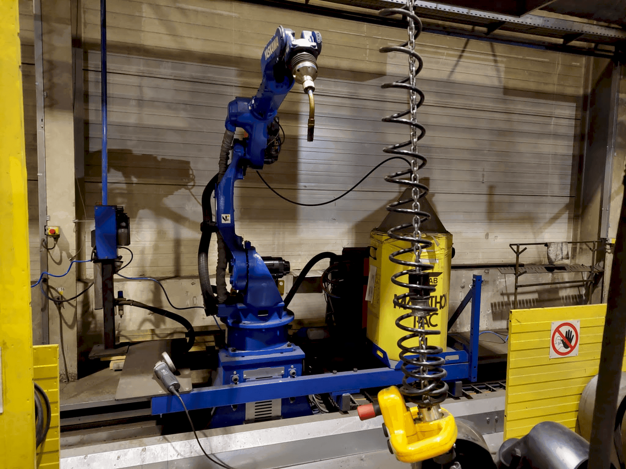 MACHINE_IMG_ALT_FRONT_VIEW