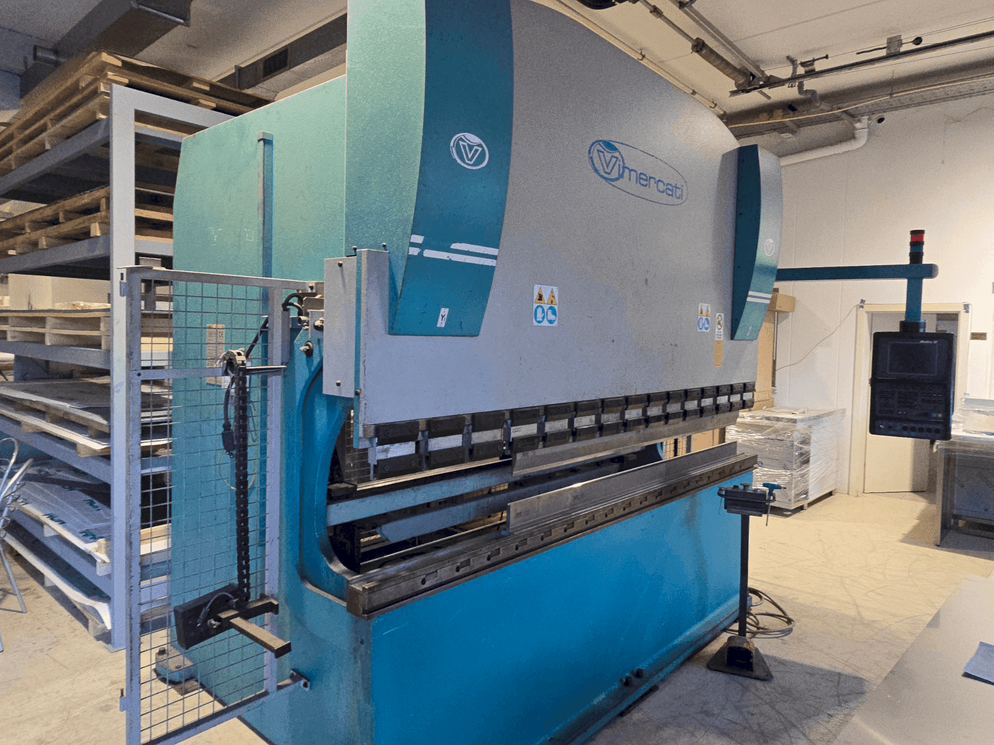 MACHINE_IMG_ALT_FRONT_VIEW