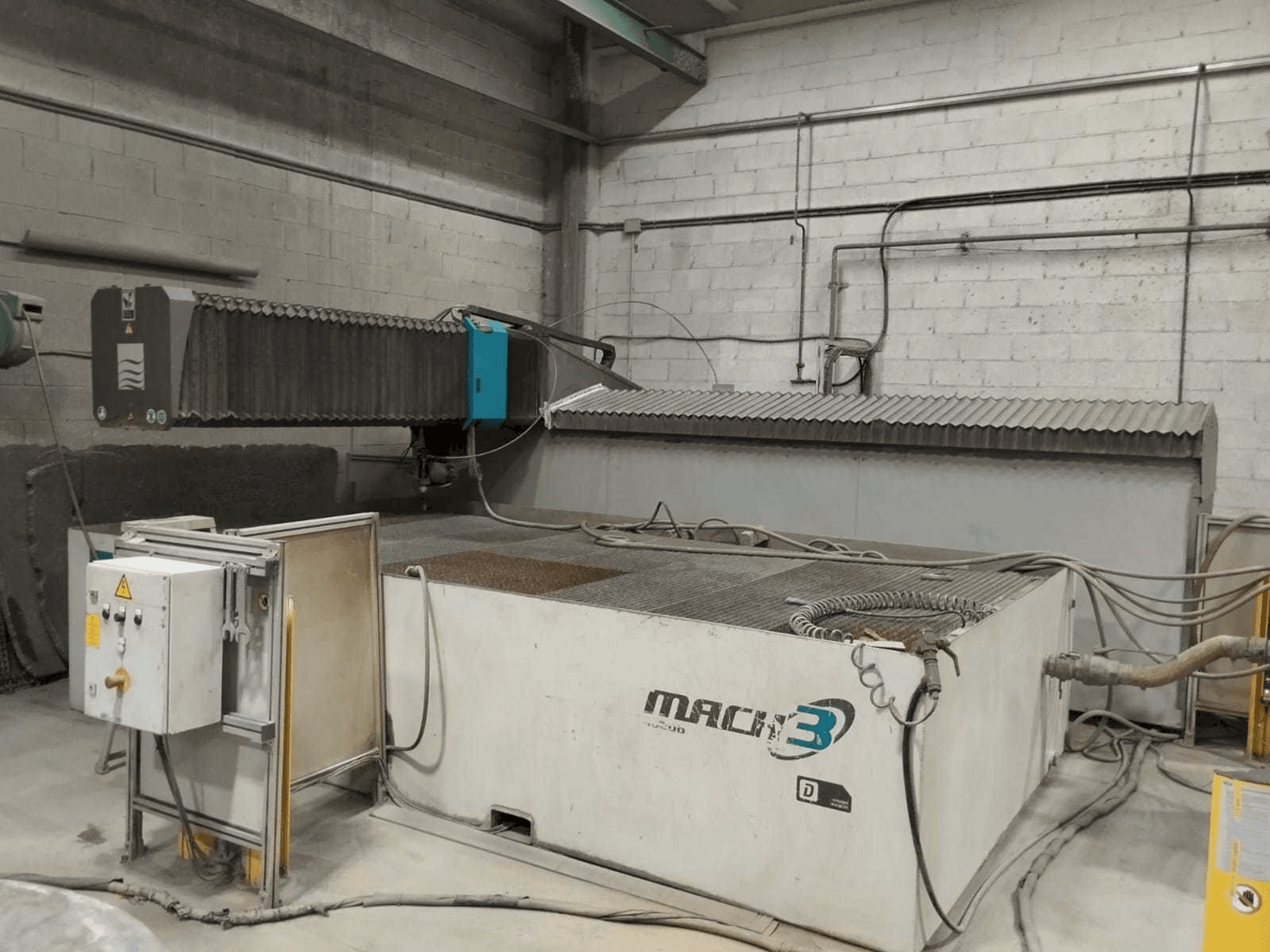 MACHINE_IMG_ALT_FRONT_VIEW