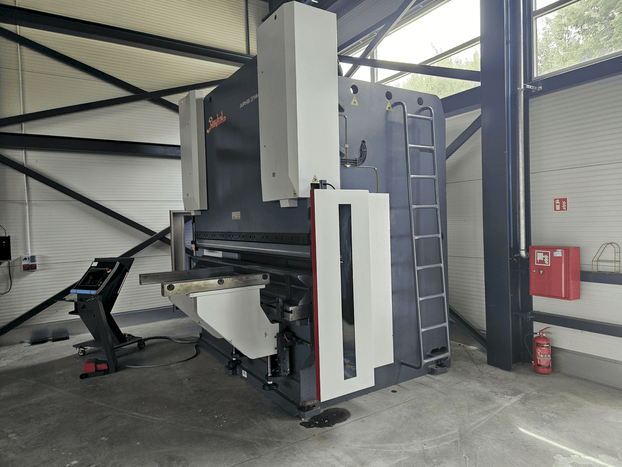 MACHINE_IMG_ALT_FRONT_VIEW