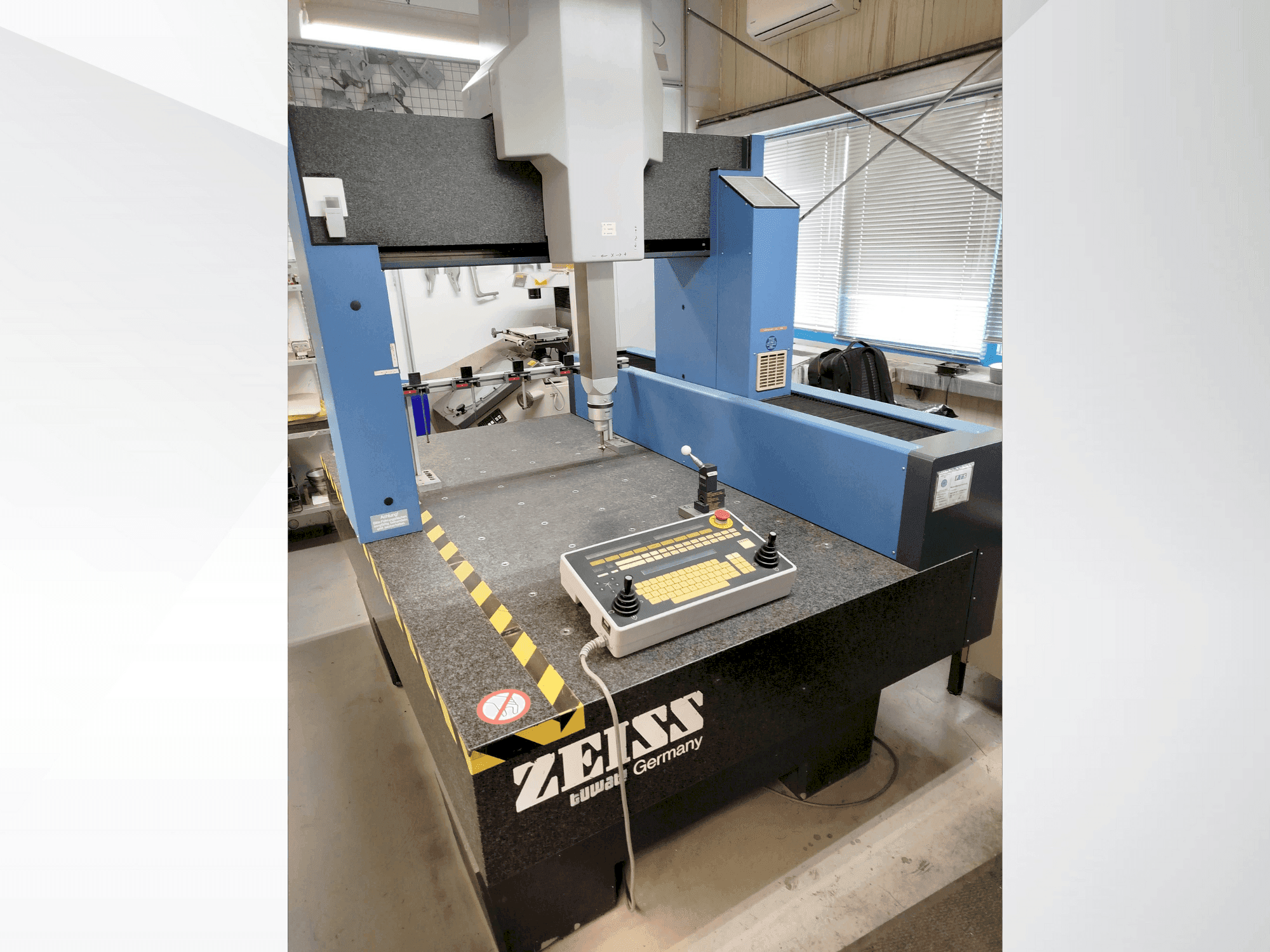 MACHINE_IMG_ALT_FRONT_VIEW