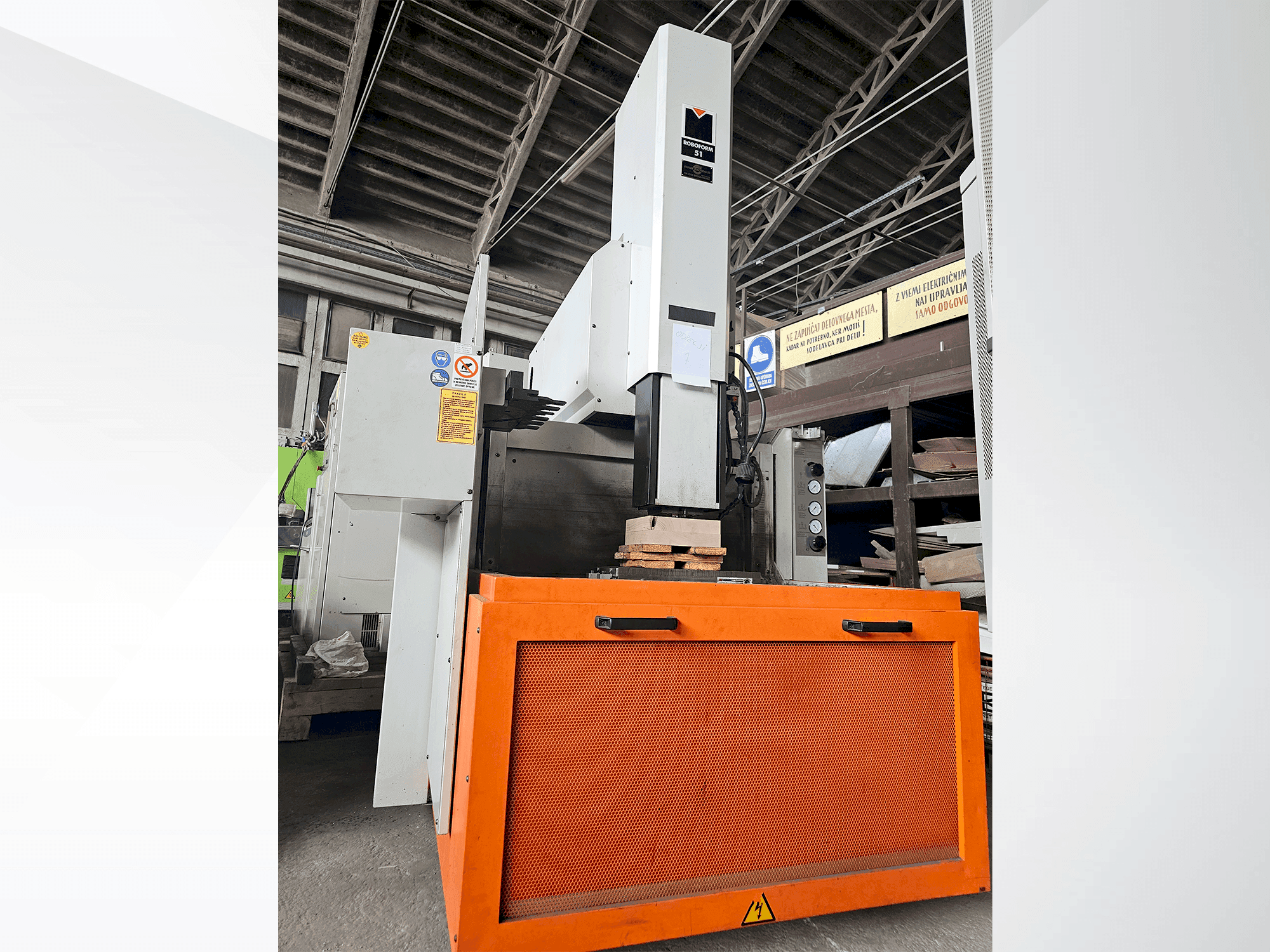 MACHINE_IMG_ALT_FRONT_VIEW