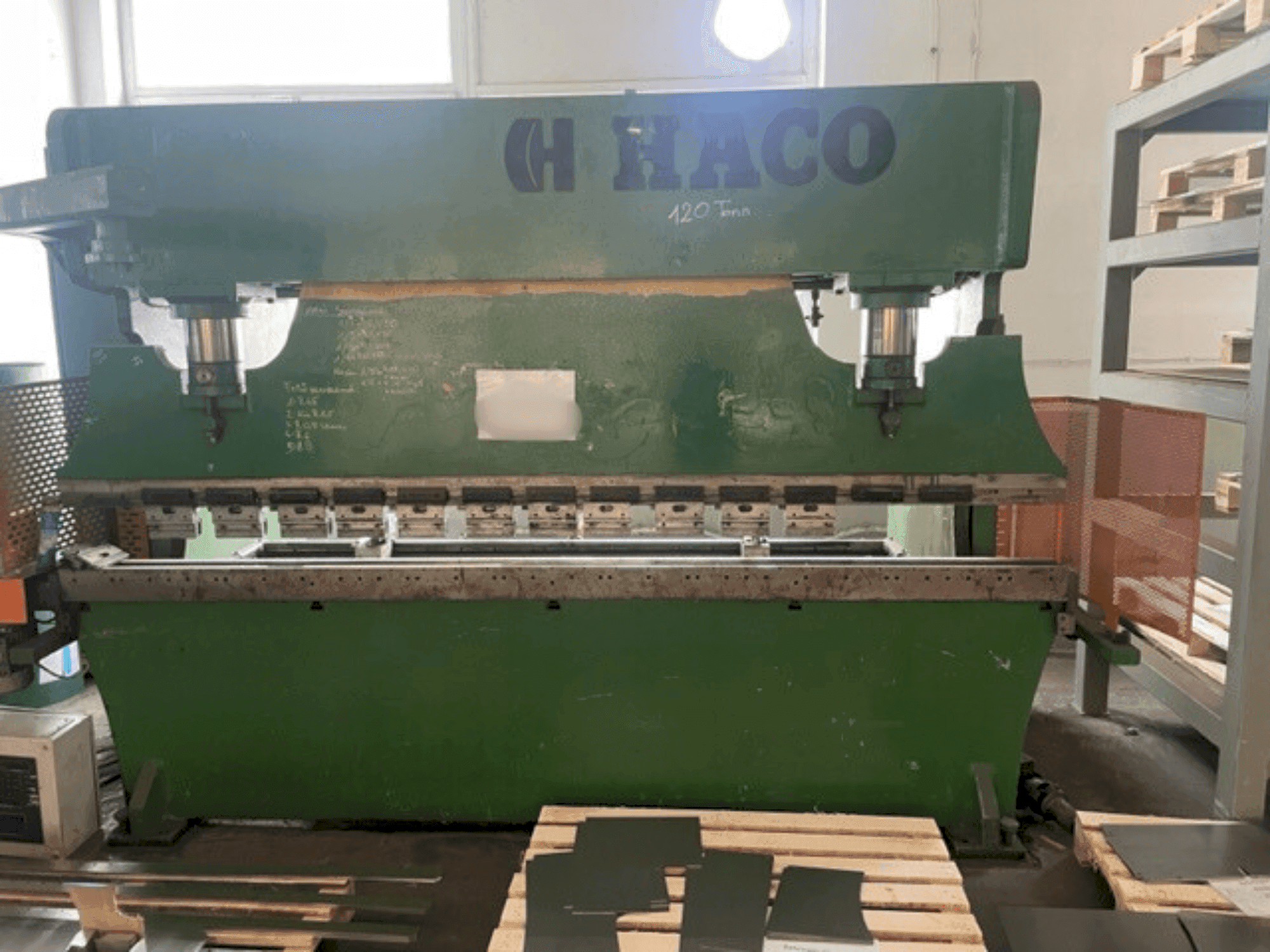 MACHINE_IMG_ALT_FRONT_VIEW