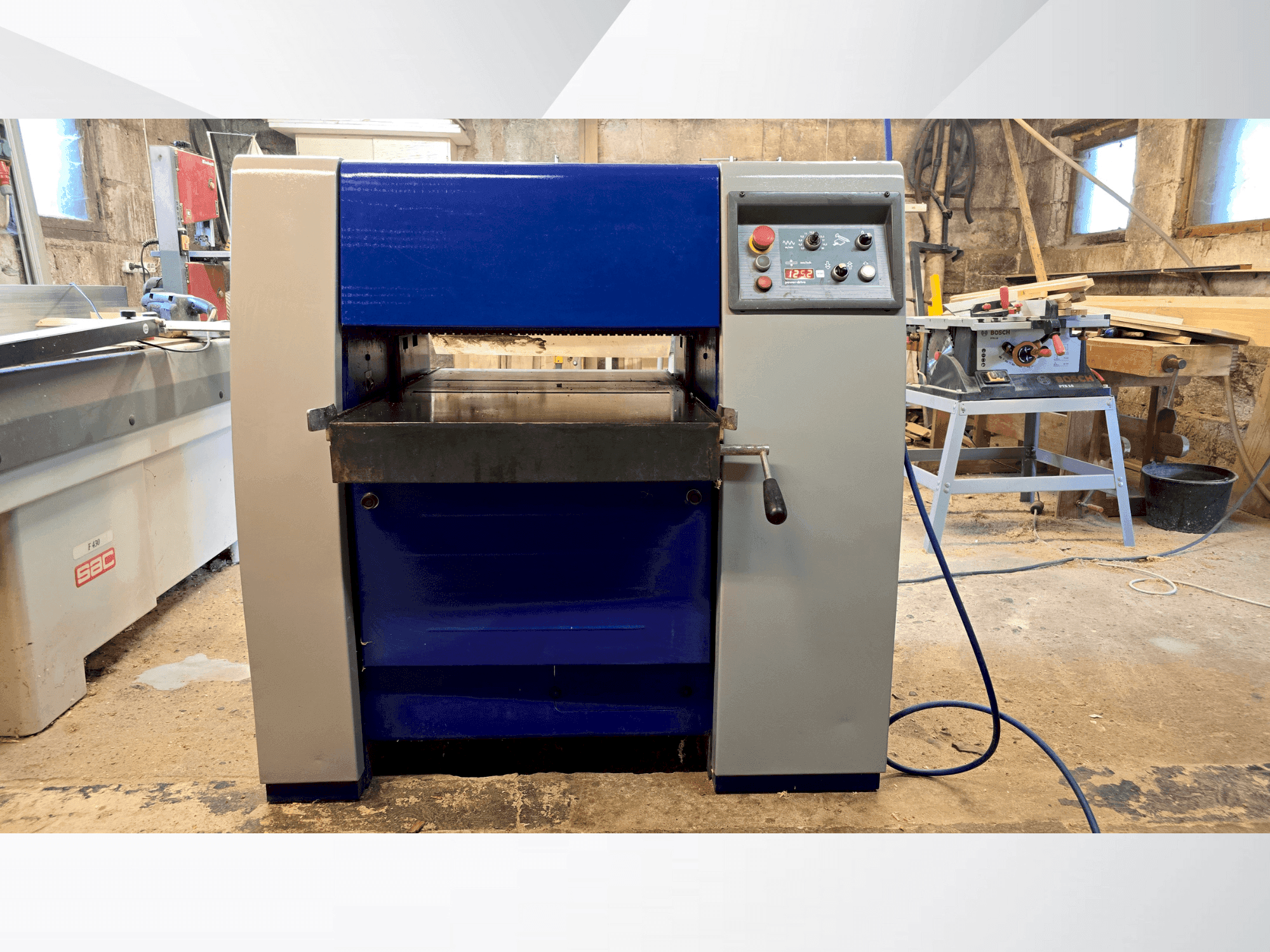 MACHINE_IMG_ALT_FRONT_VIEW