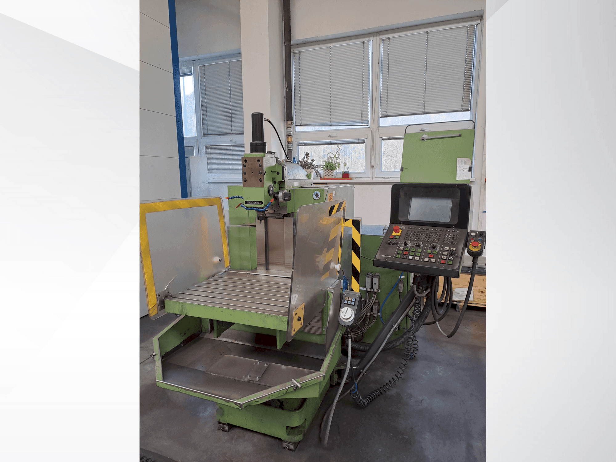 MACHINE_IMG_ALT_FRONT_VIEW