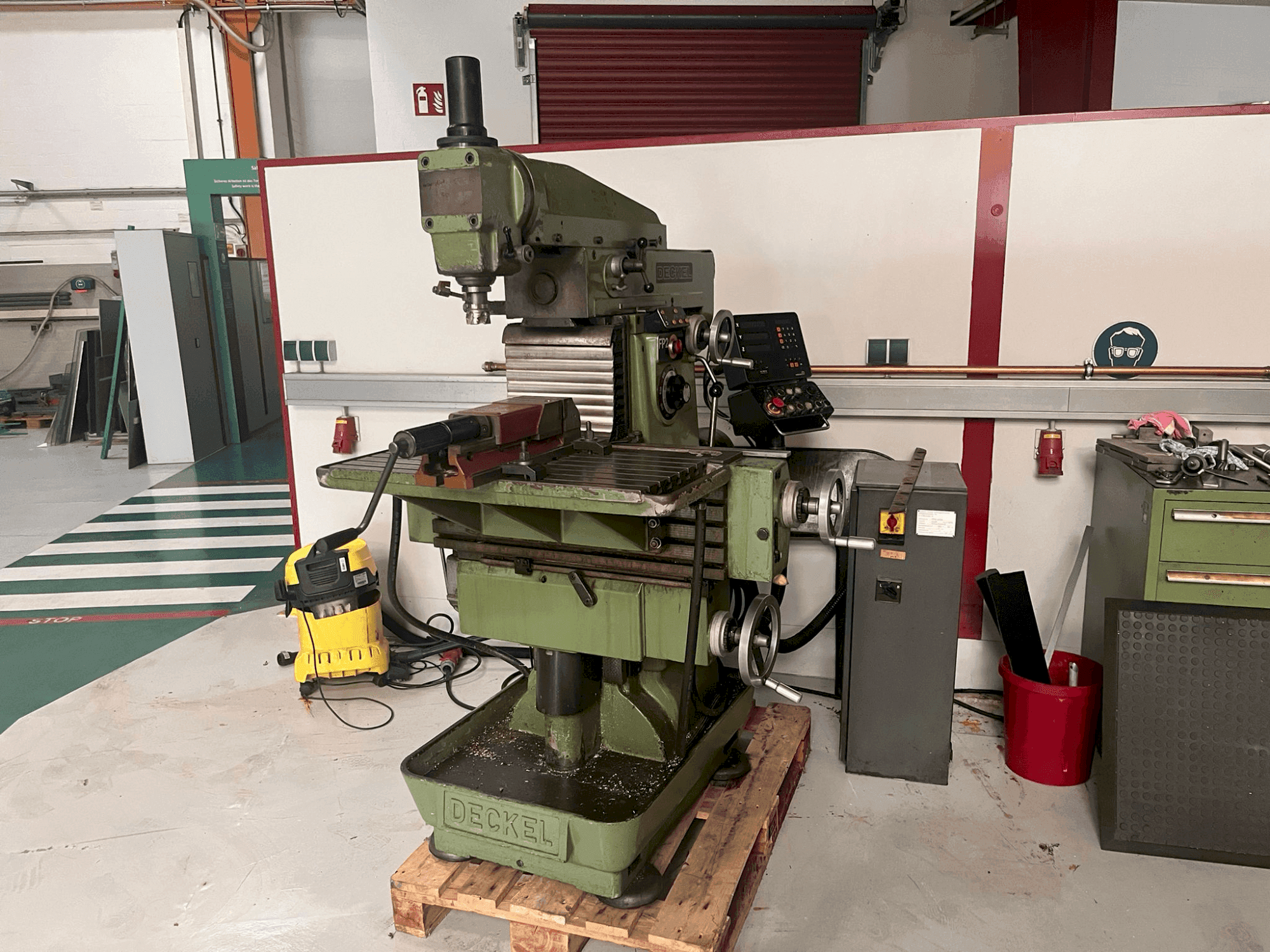 MACHINE_IMG_ALT_FRONT_VIEW