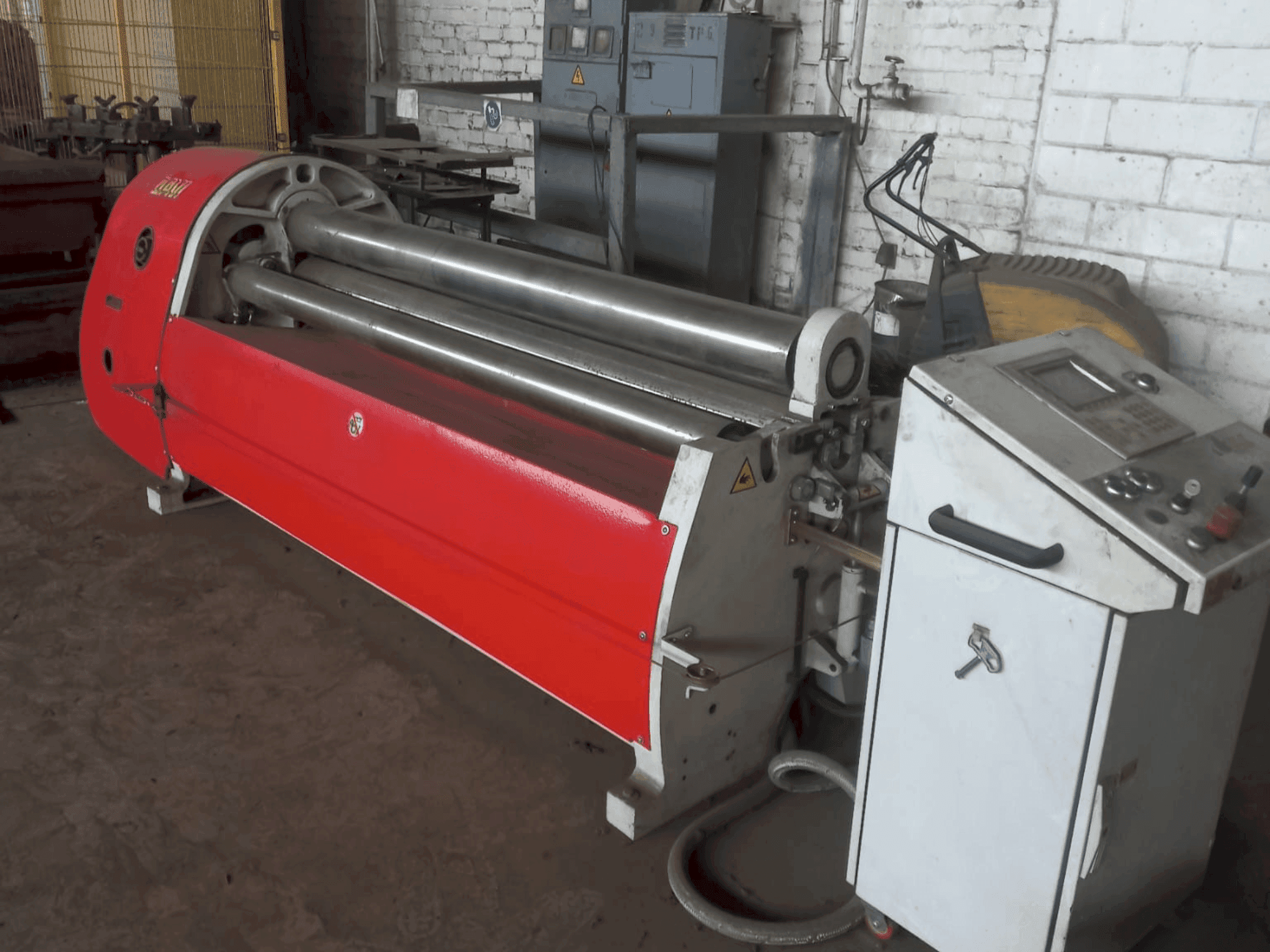 MACHINE_IMG_ALT_FRONT_VIEW