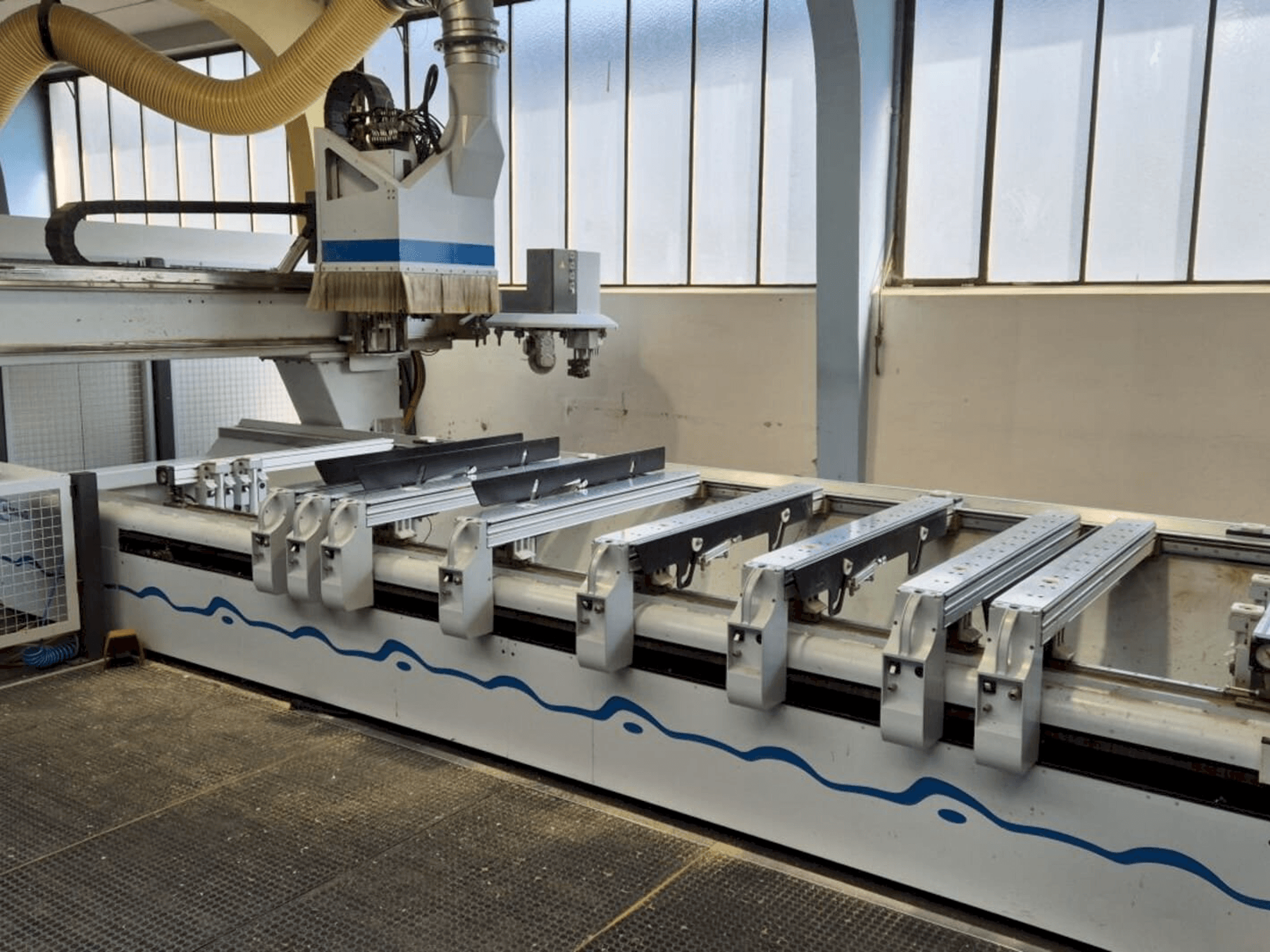 MACHINE_IMG_ALT_FRONT_VIEW