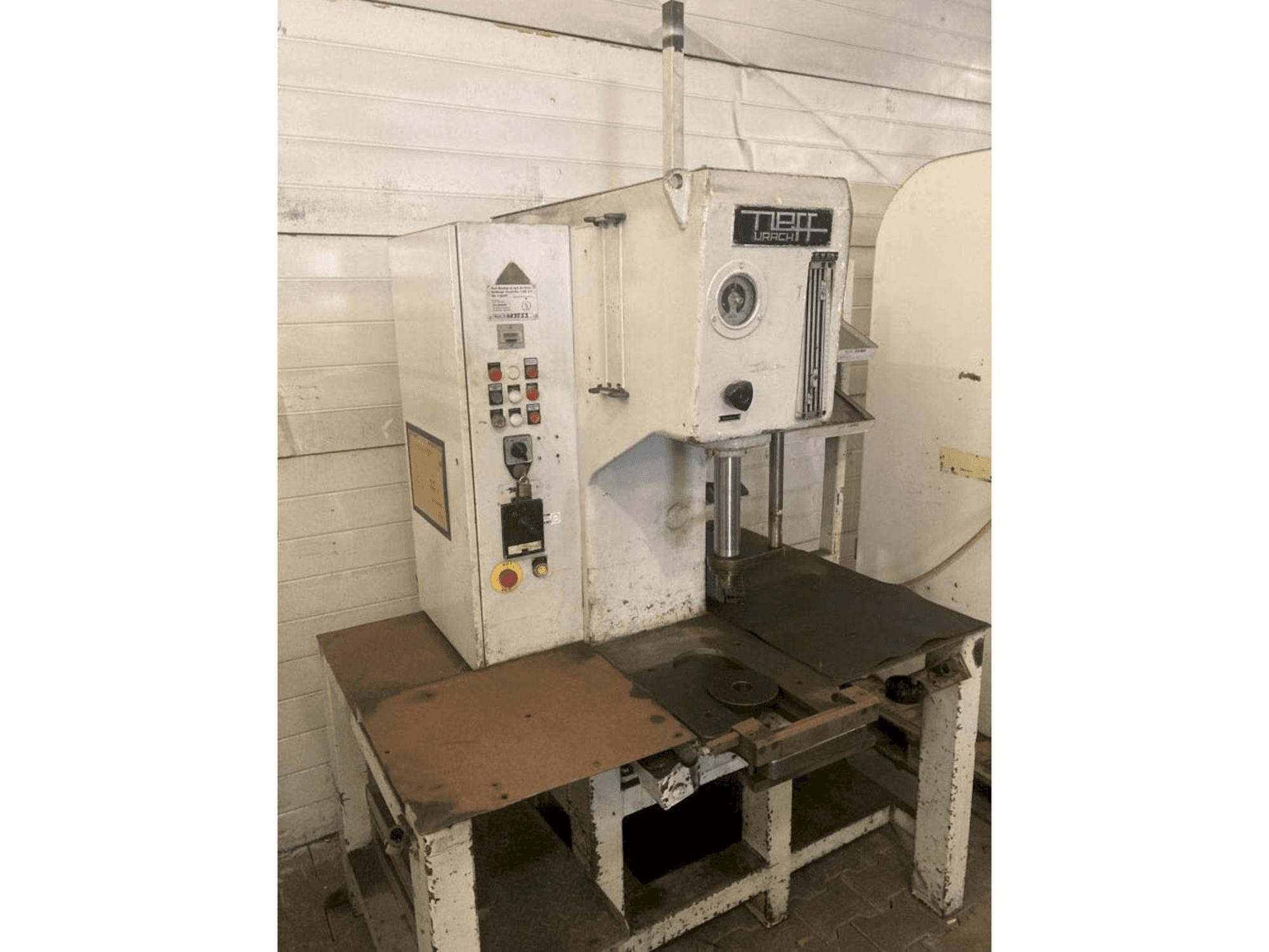 MACHINE_IMG_ALT_FRONT_VIEW