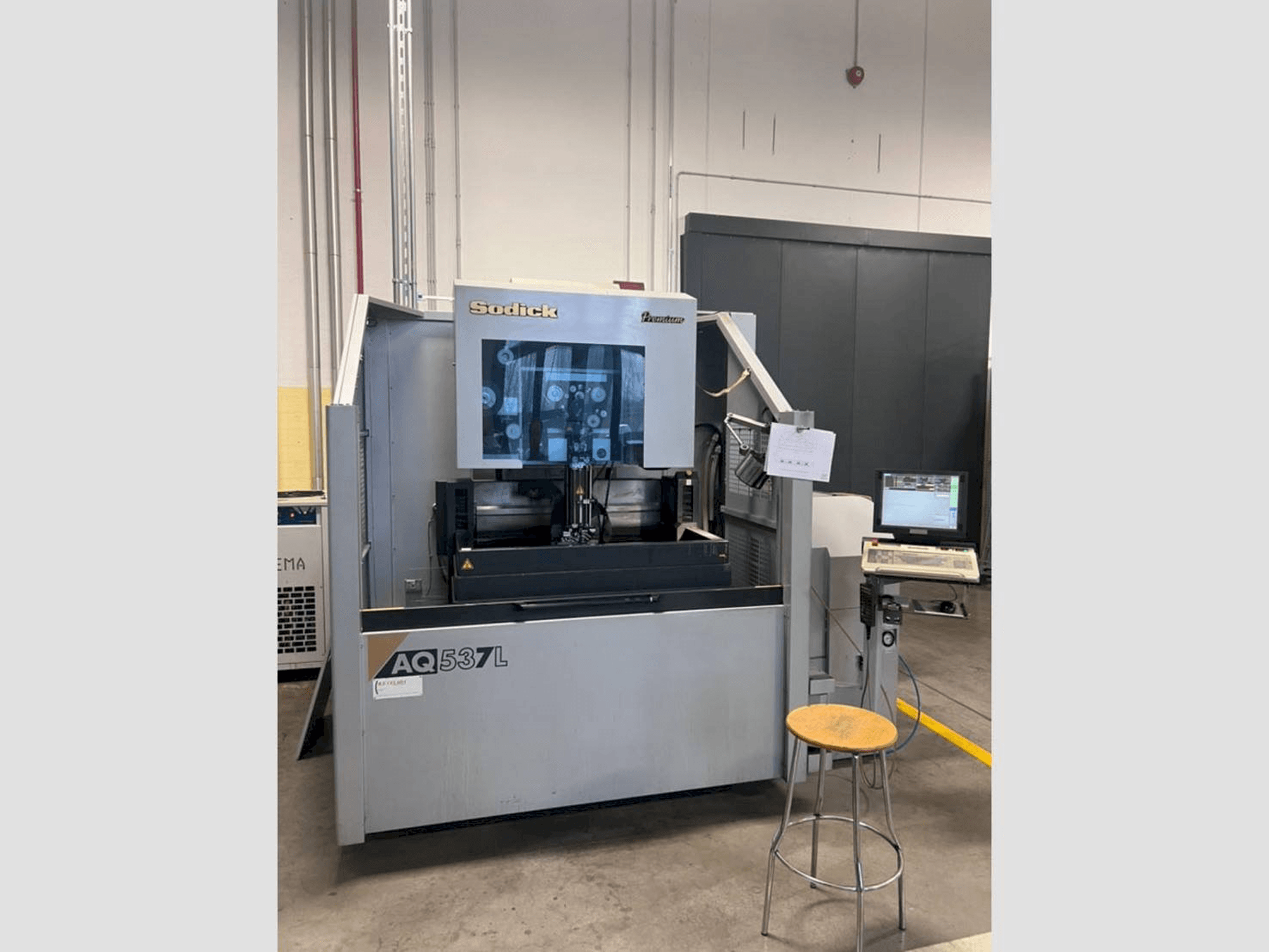 MACHINE_IMG_ALT_FRONT_VIEW