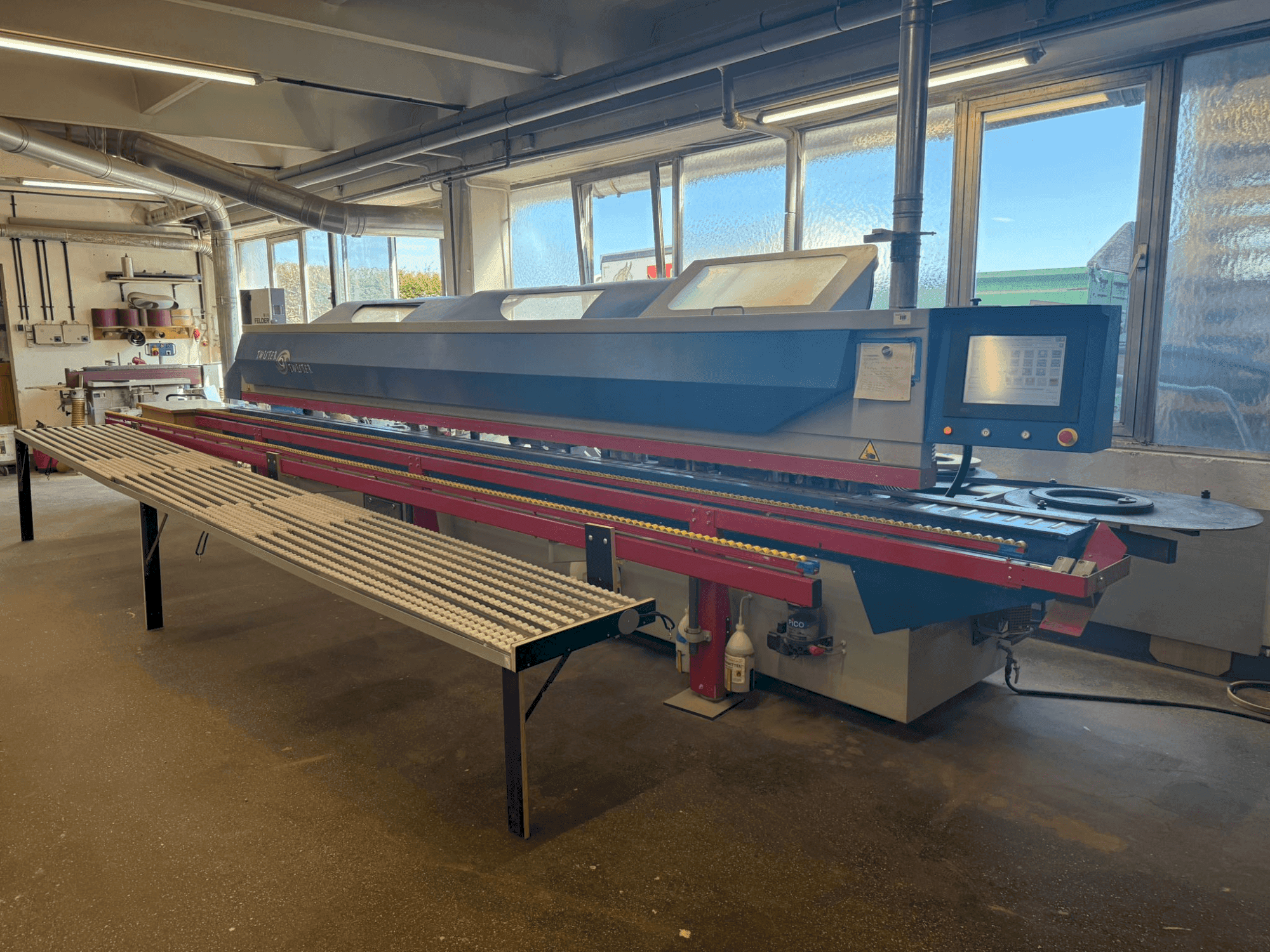 MACHINE_IMG_ALT_FRONT_VIEW