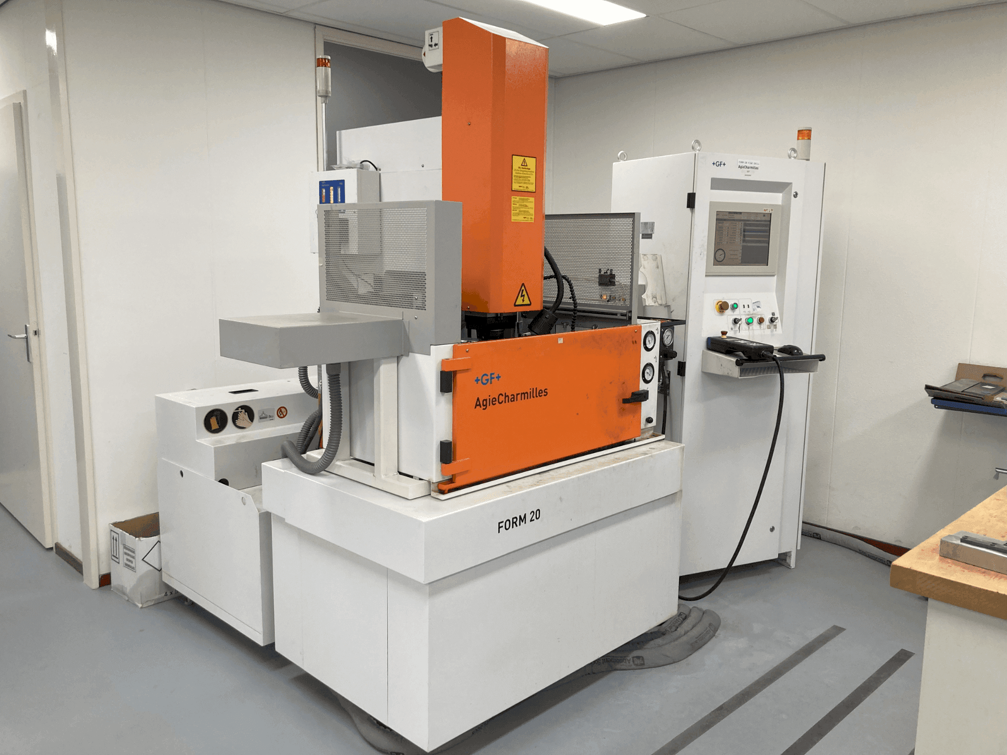 MACHINE_IMG_ALT_FRONT_VIEW