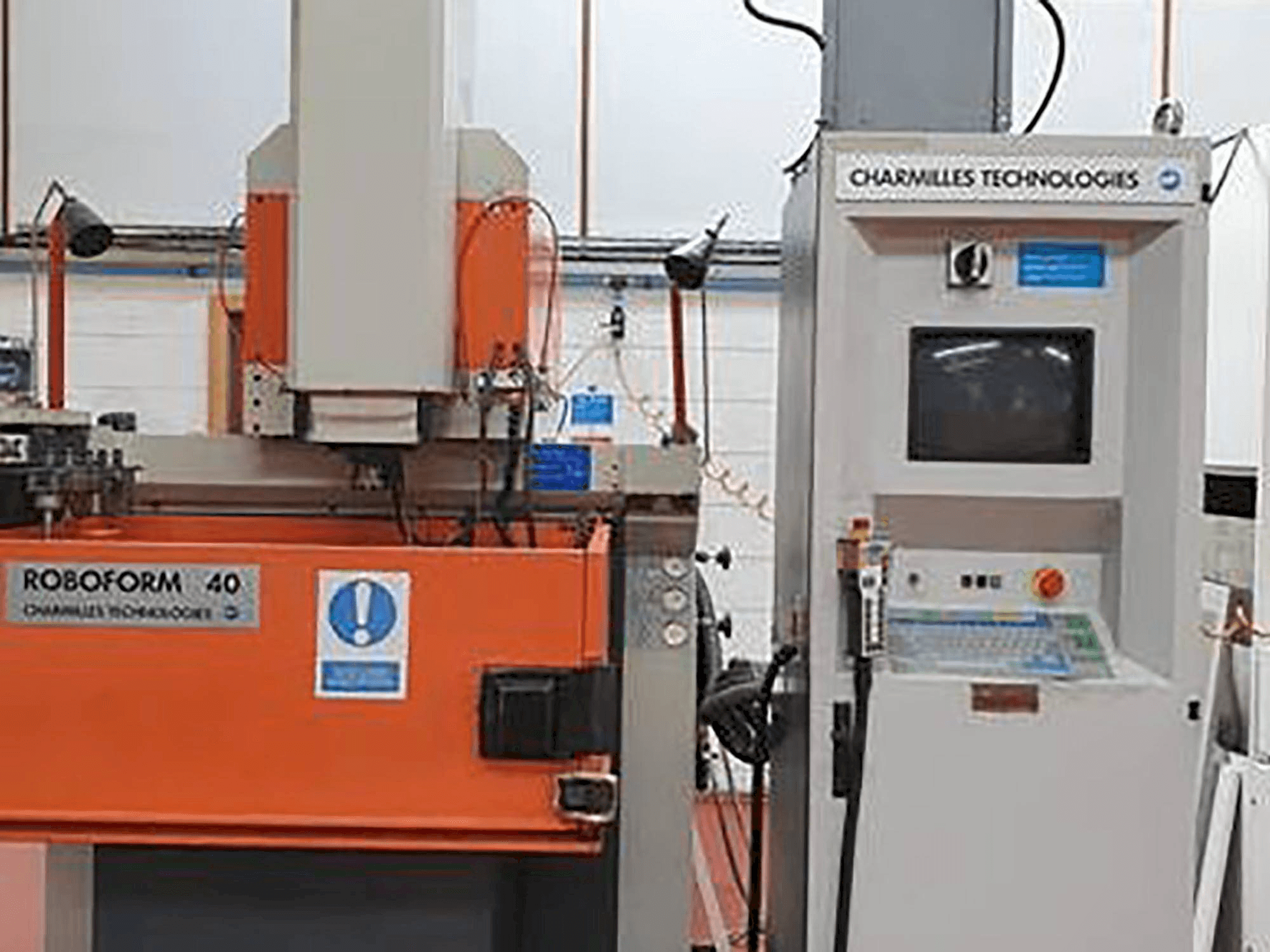 Front view of CHARMILLES Roboform 40 machine