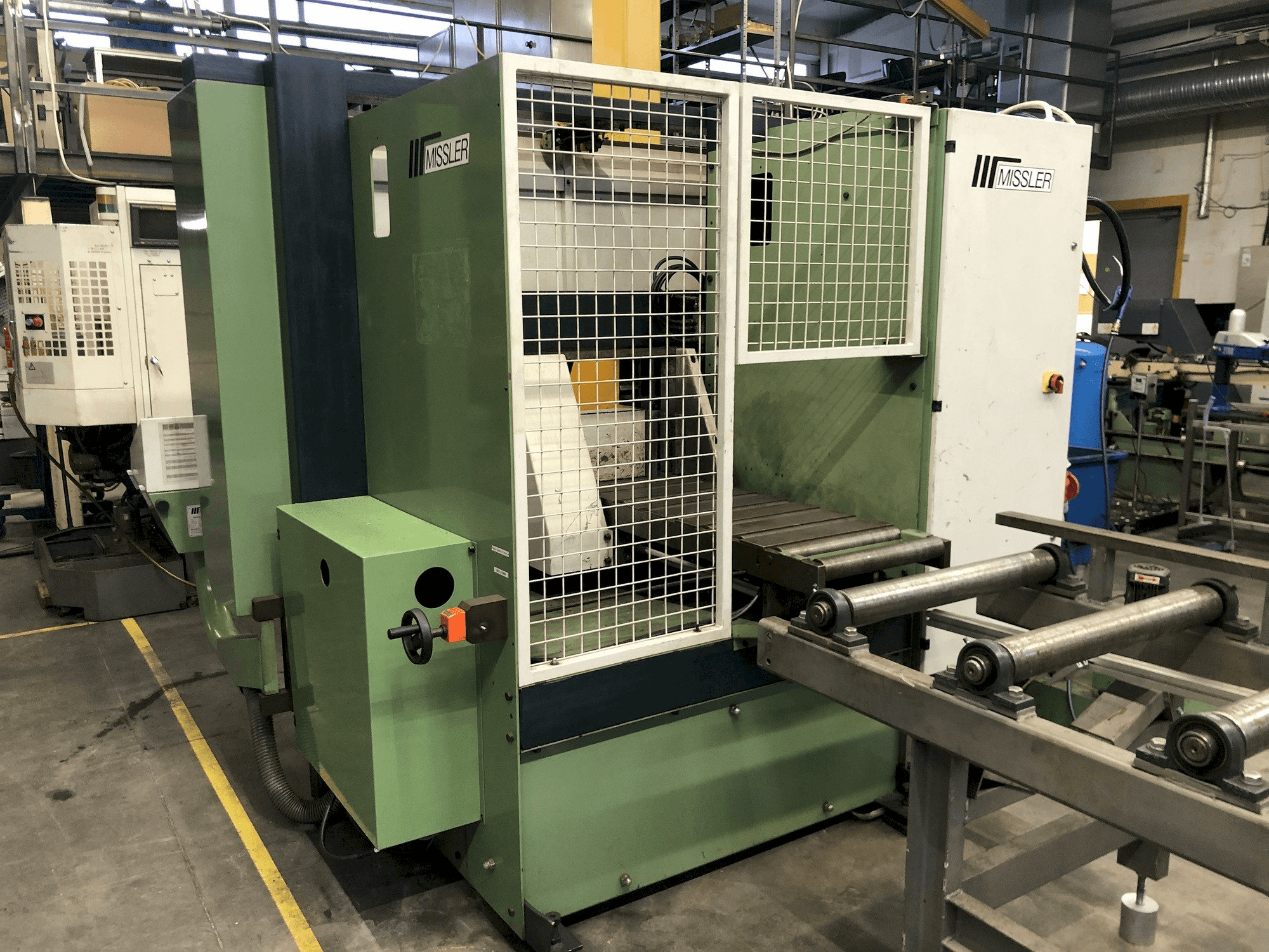 MACHINE_IMG_ALT_FRONT_VIEW