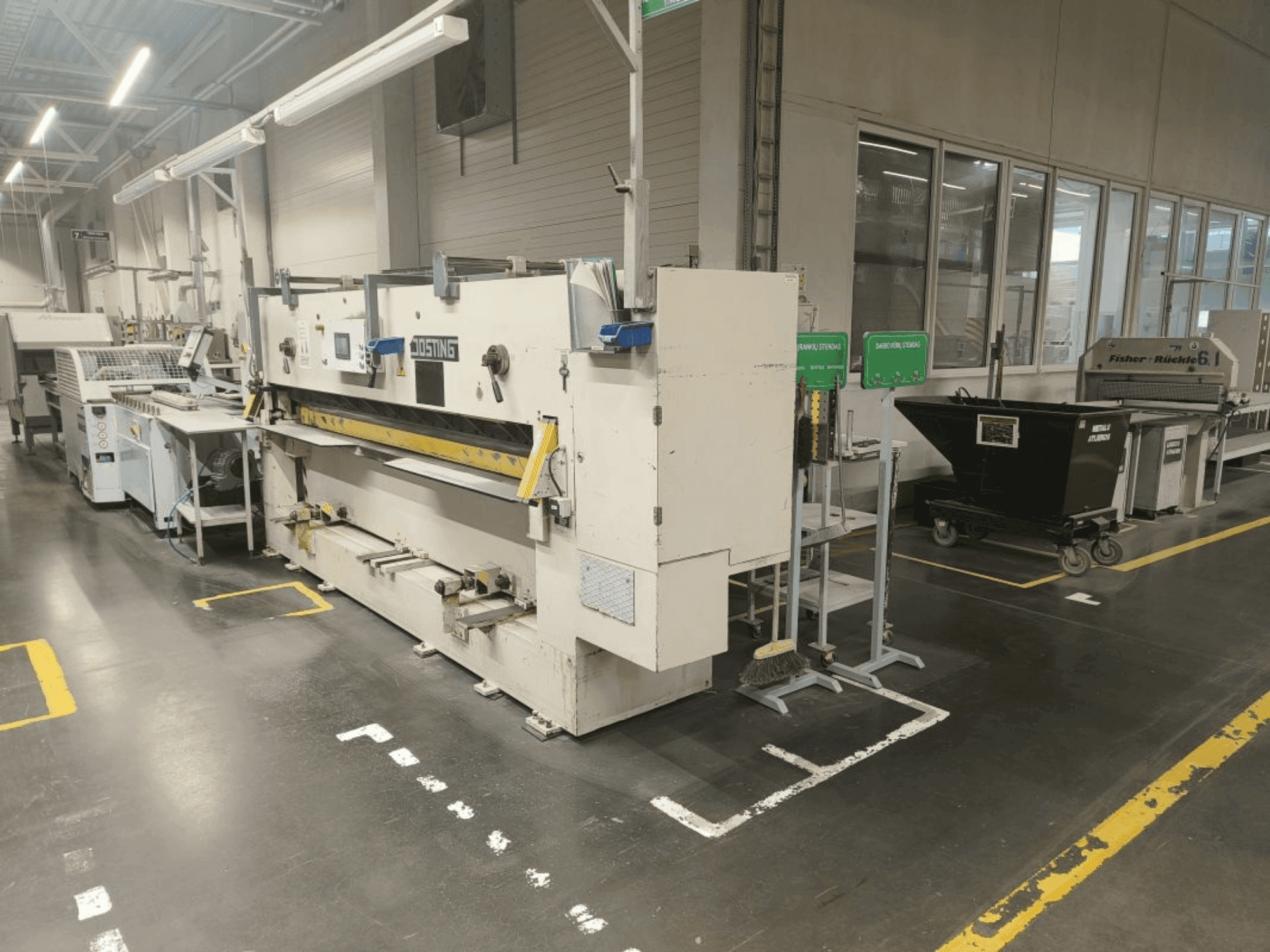 MACHINE_IMG_ALT_FRONT_VIEW