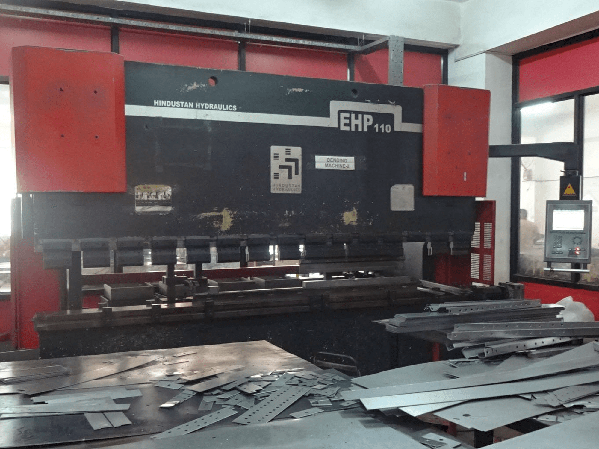 Front view of Hindustan Hydraulics EHP 110 Machine