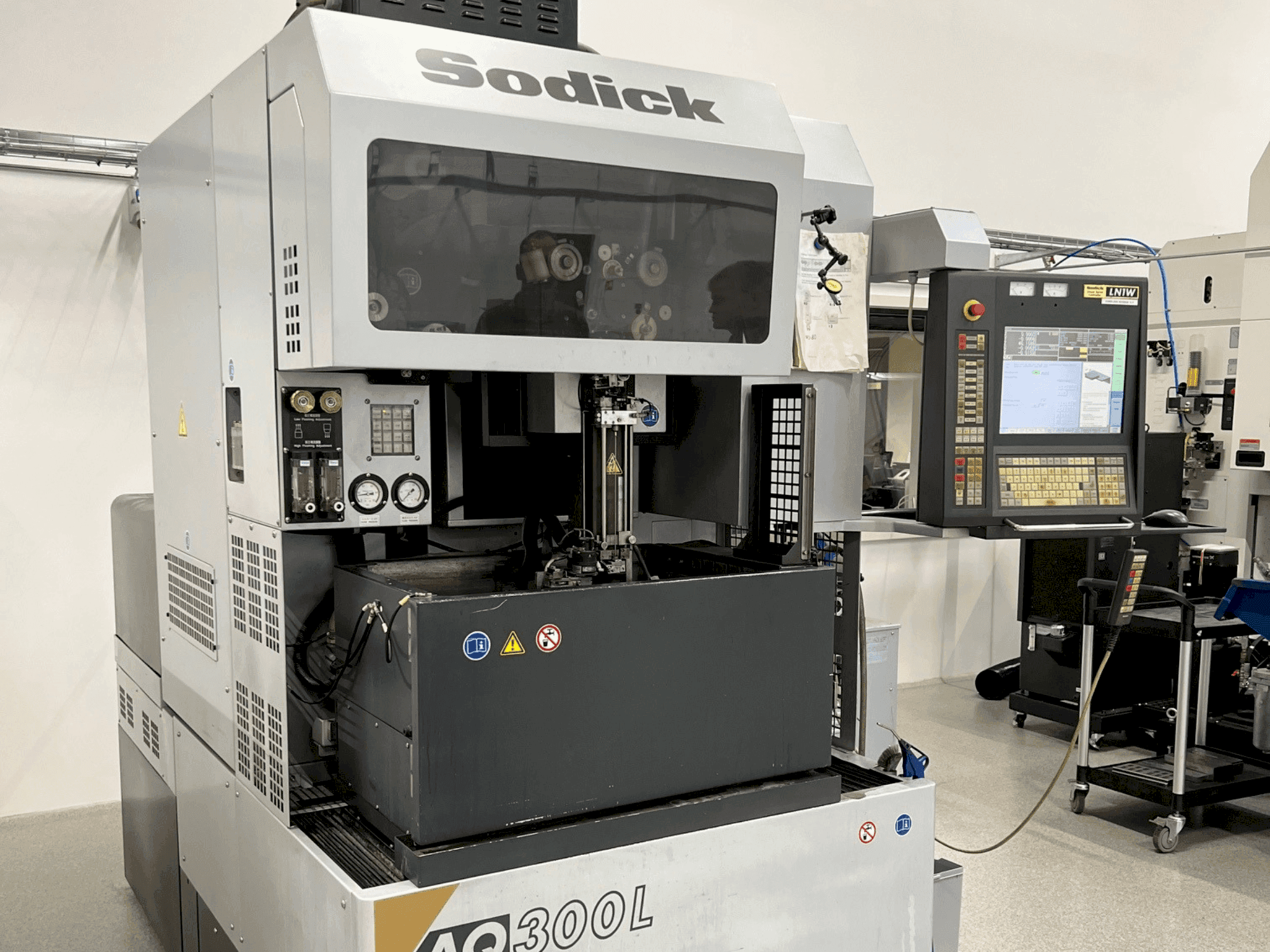 MACHINE_IMG_ALT_FRONT_VIEW