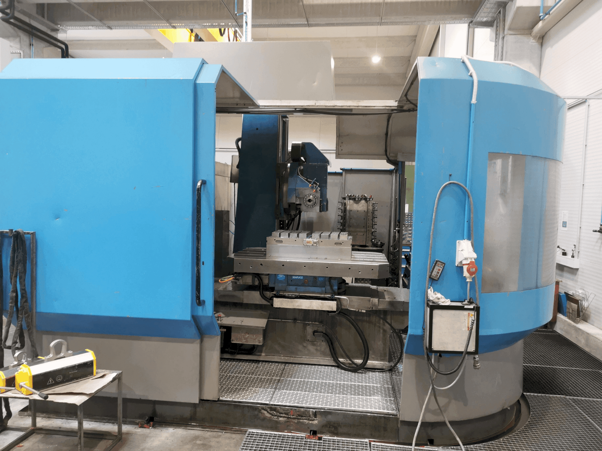 MACHINE_IMG_ALT_FRONT_VIEW