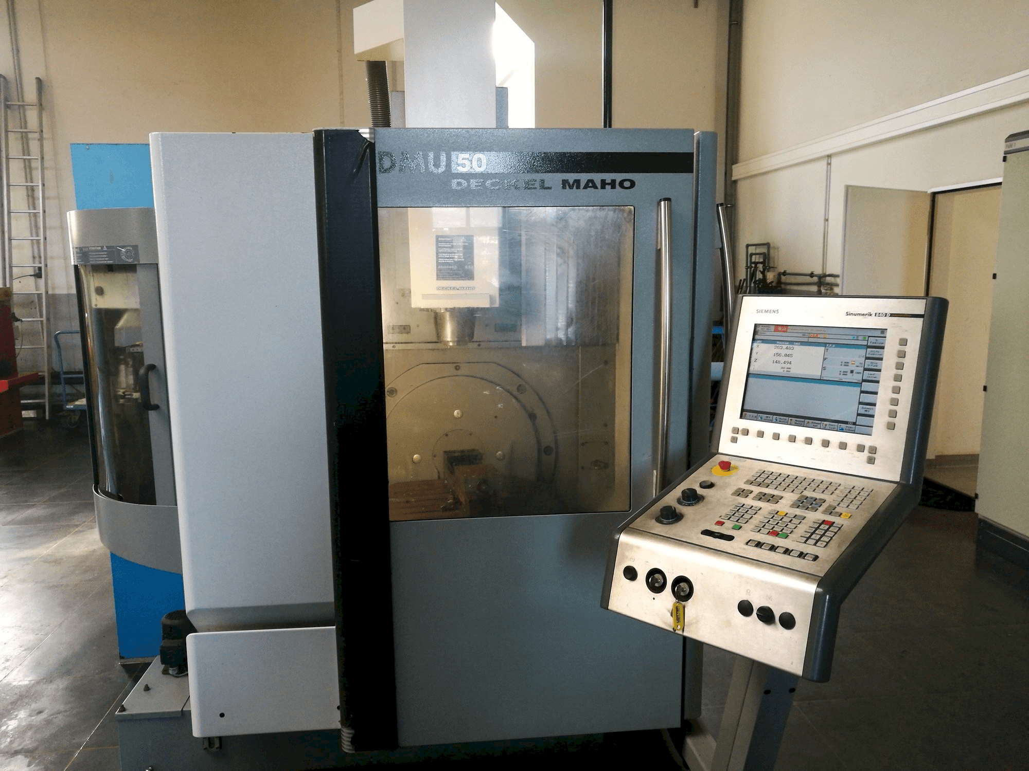 MACHINE_IMG_ALT_FRONT_VIEW