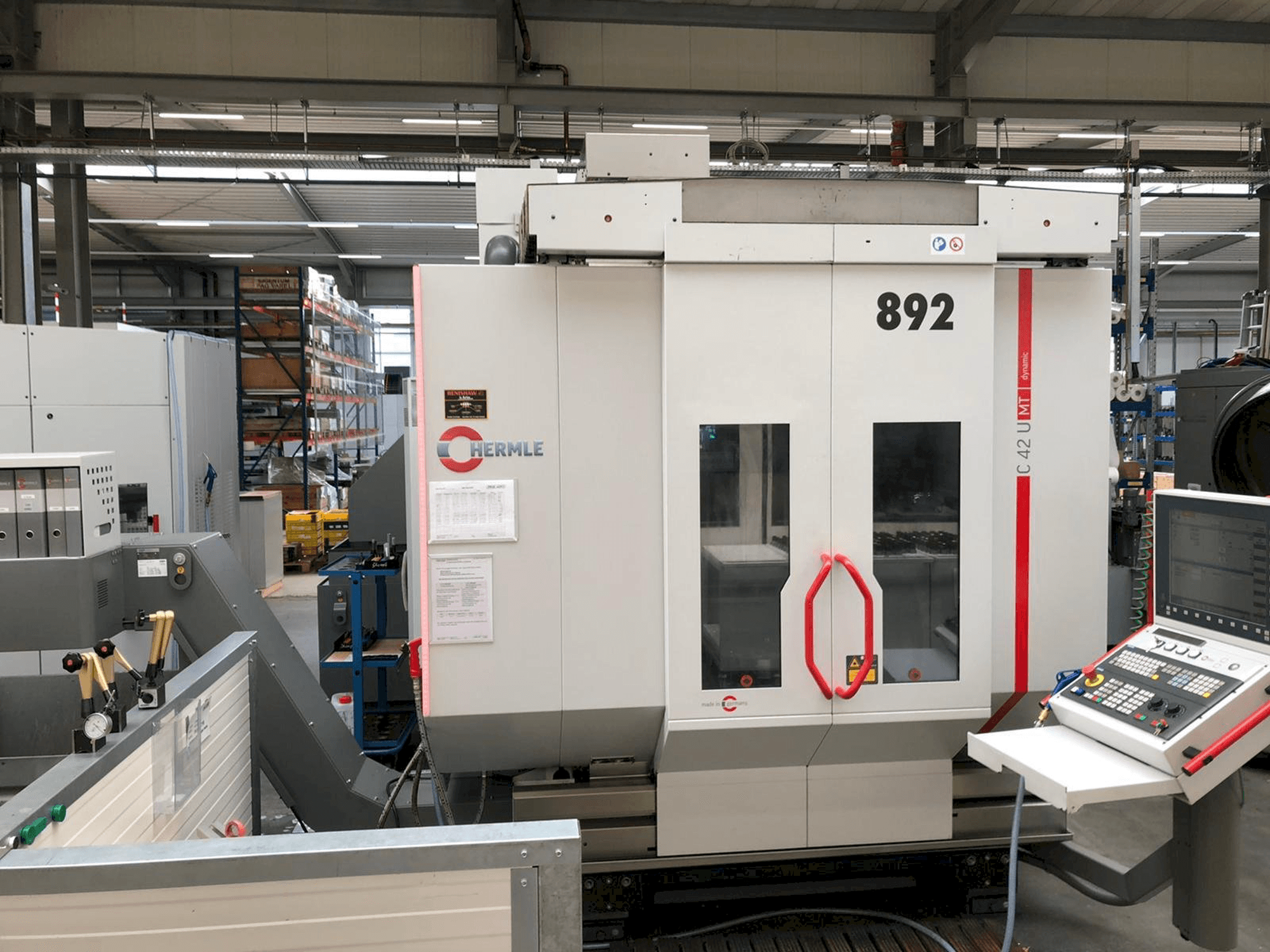 Front view of HERMLE C42U MT machine