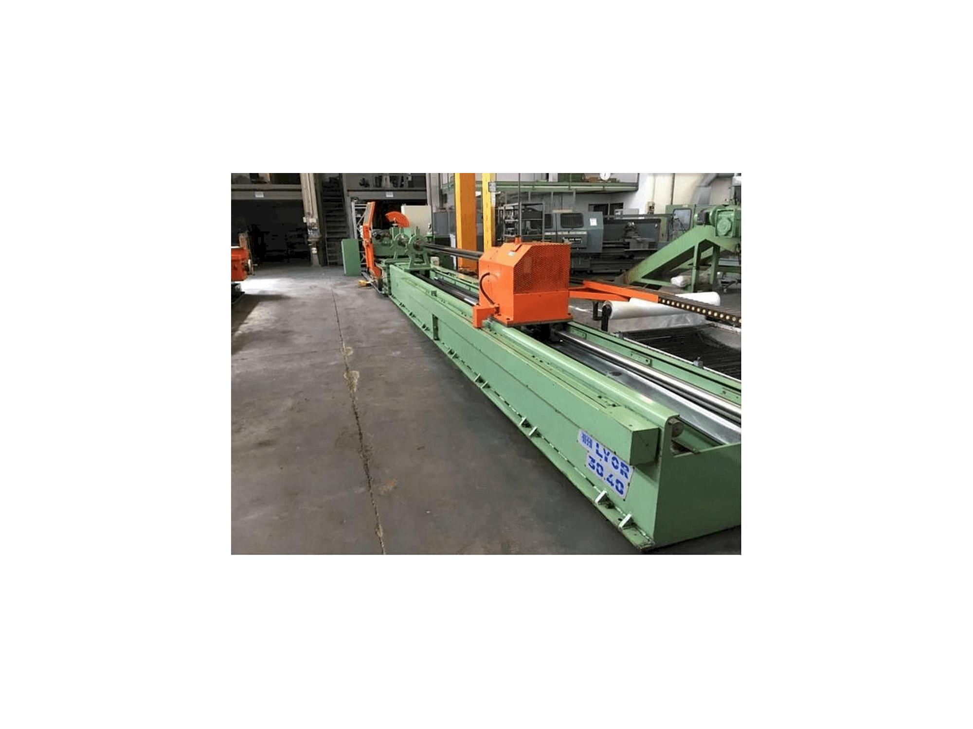 Front view of ROBBI LYOR 30/40 machine