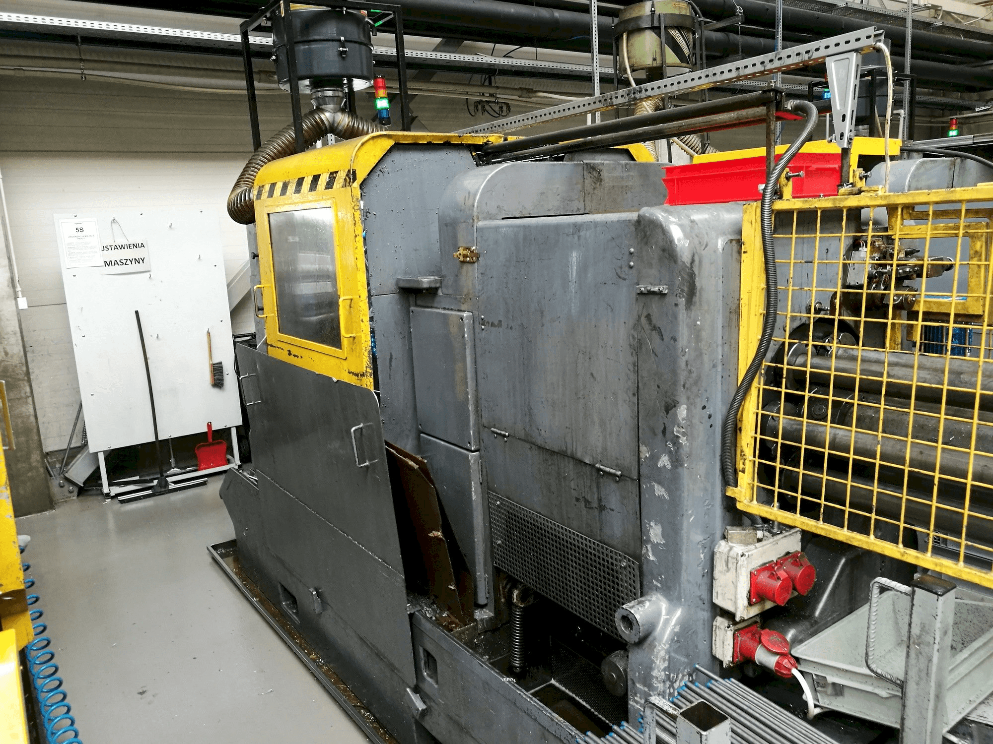 Front view of Wickman 1 3/8"-6 machine