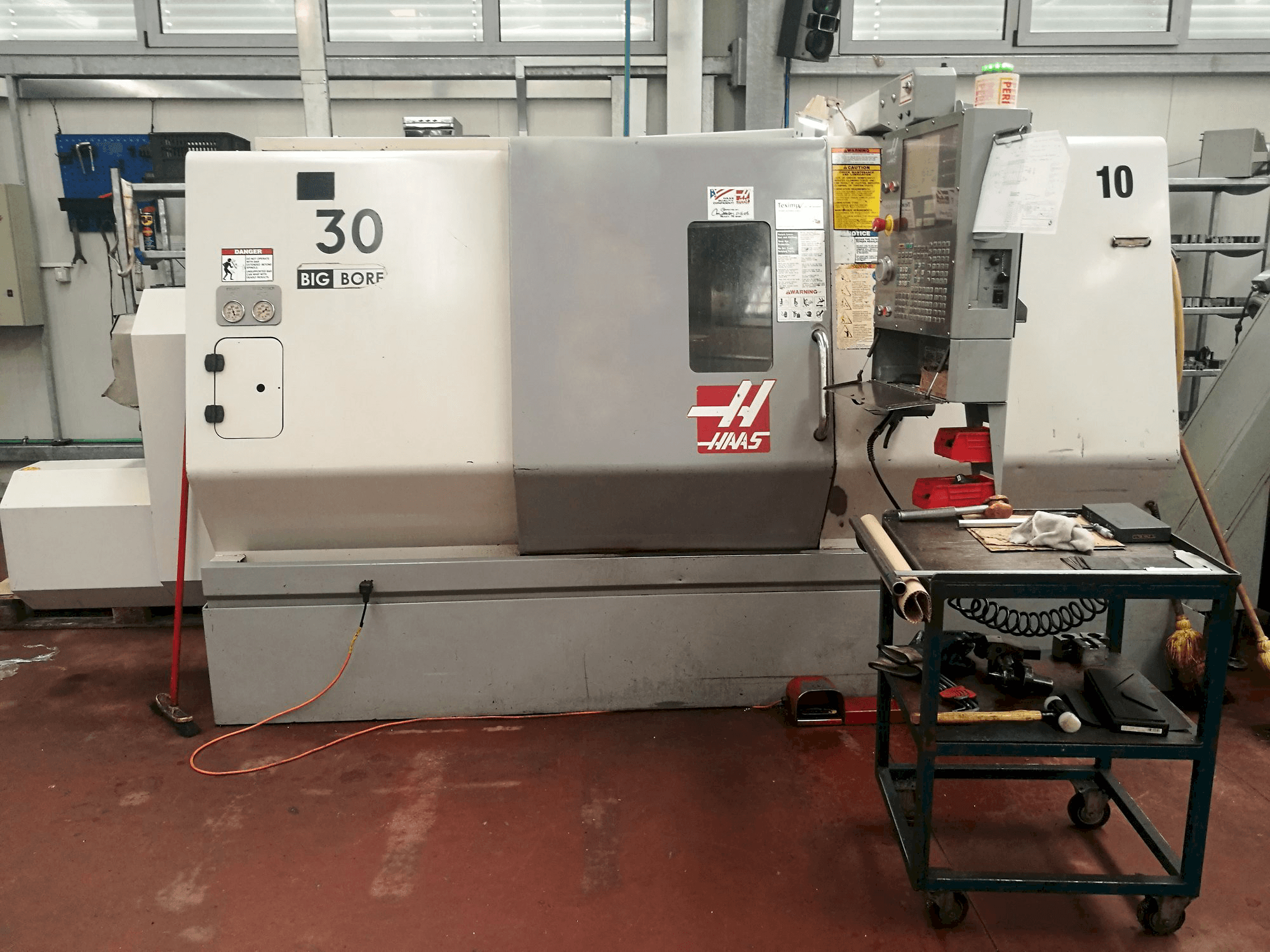 Front view of HAAS SL-30THBE machine